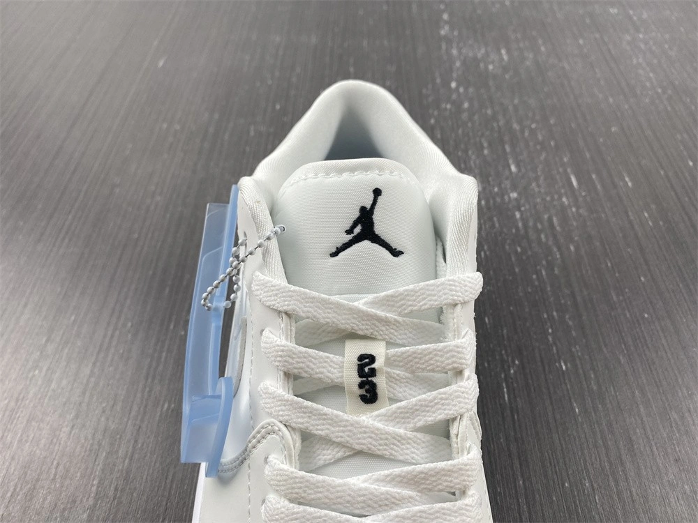 Sporty Air Jordan 1 Low UV 1624