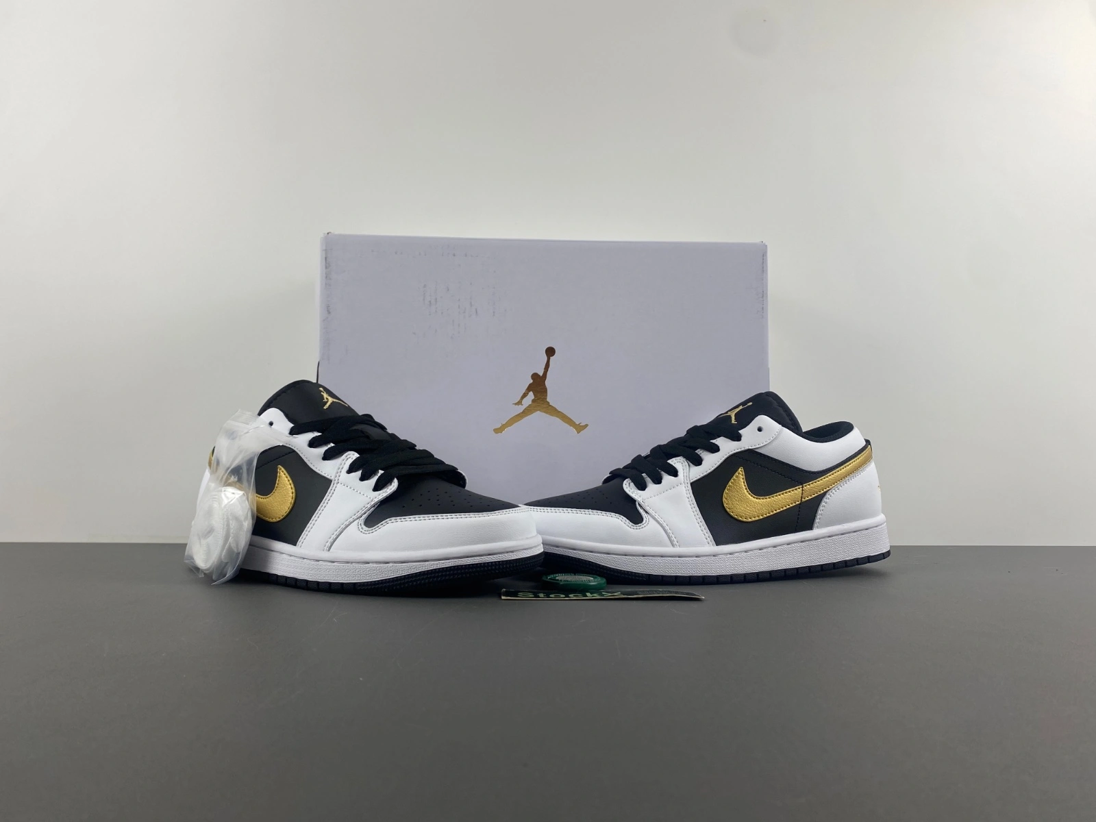 ZeroBulk Air Jordan 1 Low White Gold Swoosh CZ0775- 1390