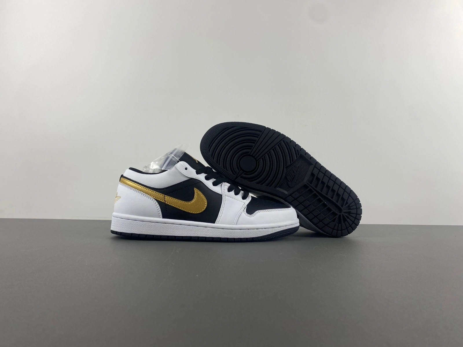 ZeroBulk Air Jordan 1 Low White Gold Swoosh CZ0775- 1390