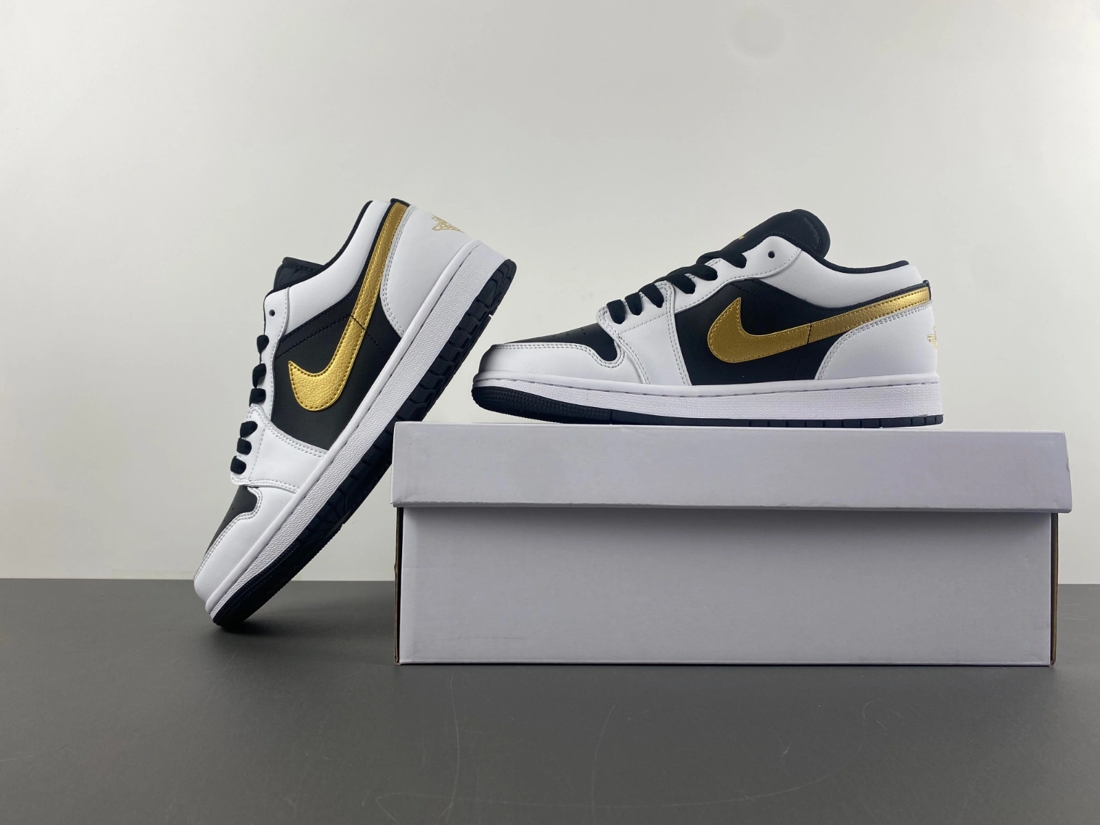 ZeroBulk Air Jordan 1 Low White Gold Swoosh CZ0775- 1390