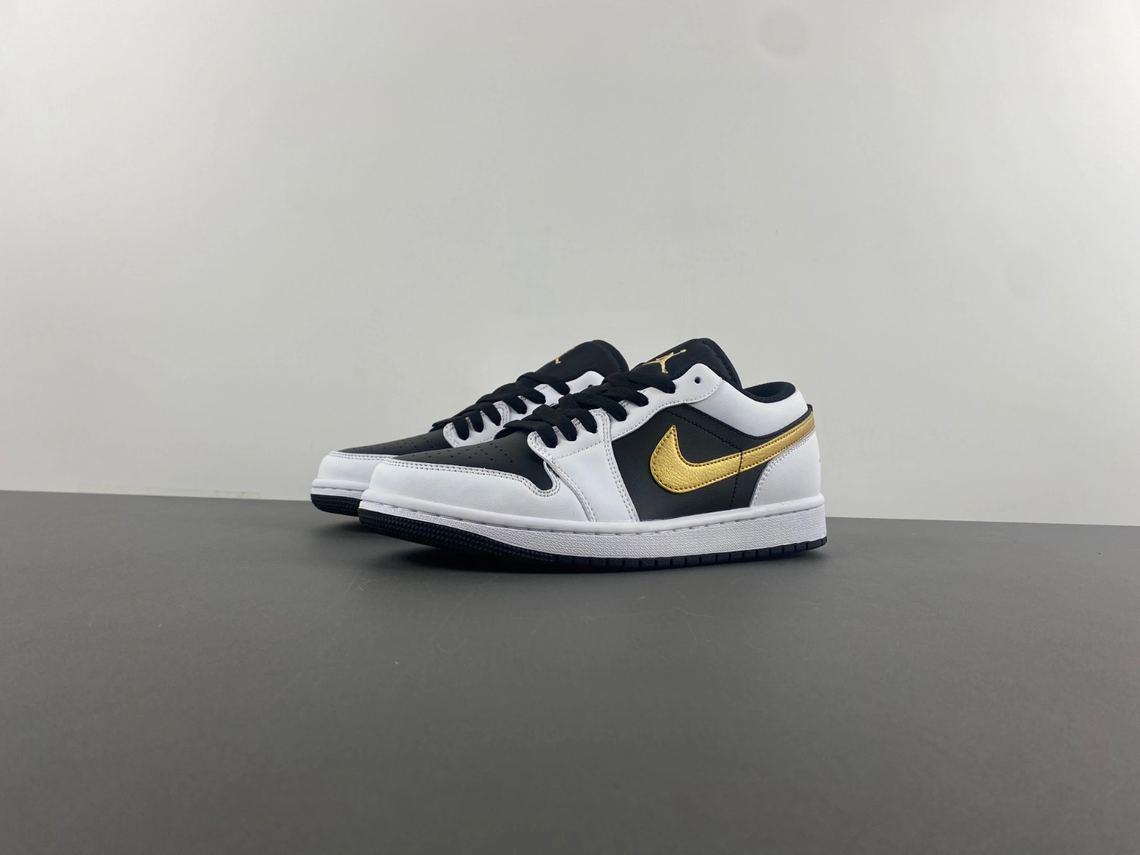 ZeroBulk Air Jordan 1 Low White Gold Swoosh CZ0775- 1390