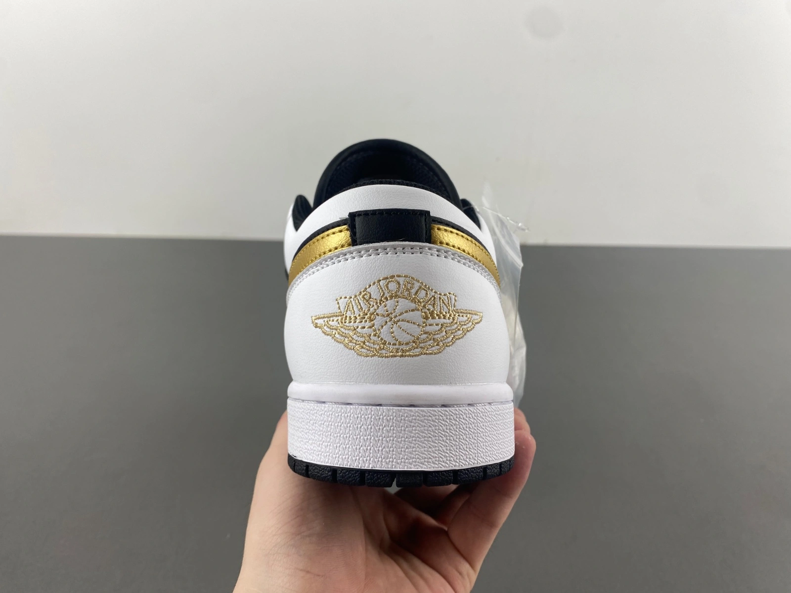 ZeroBulk Air Jordan 1 Low White Gold Swoosh CZ0775- 1390