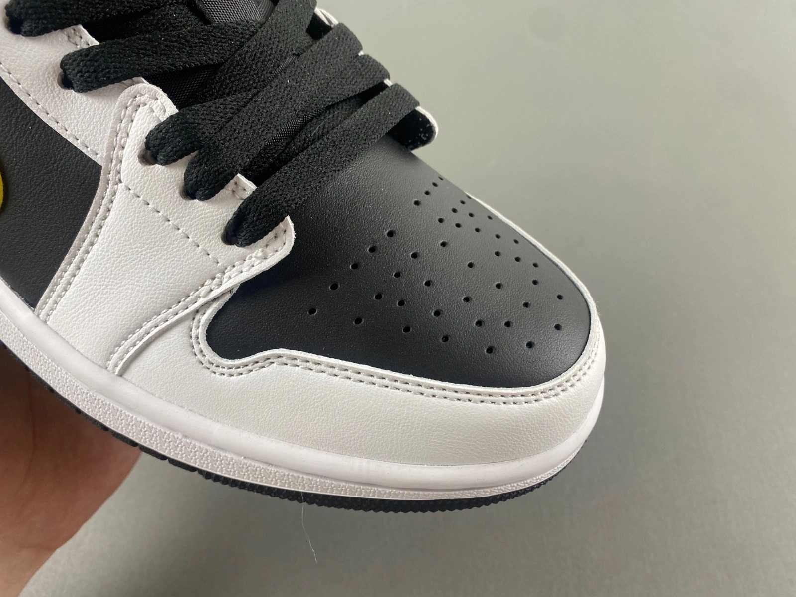 ZeroBulk Air Jordan 1 Low White Gold Swoosh CZ0775- 1390