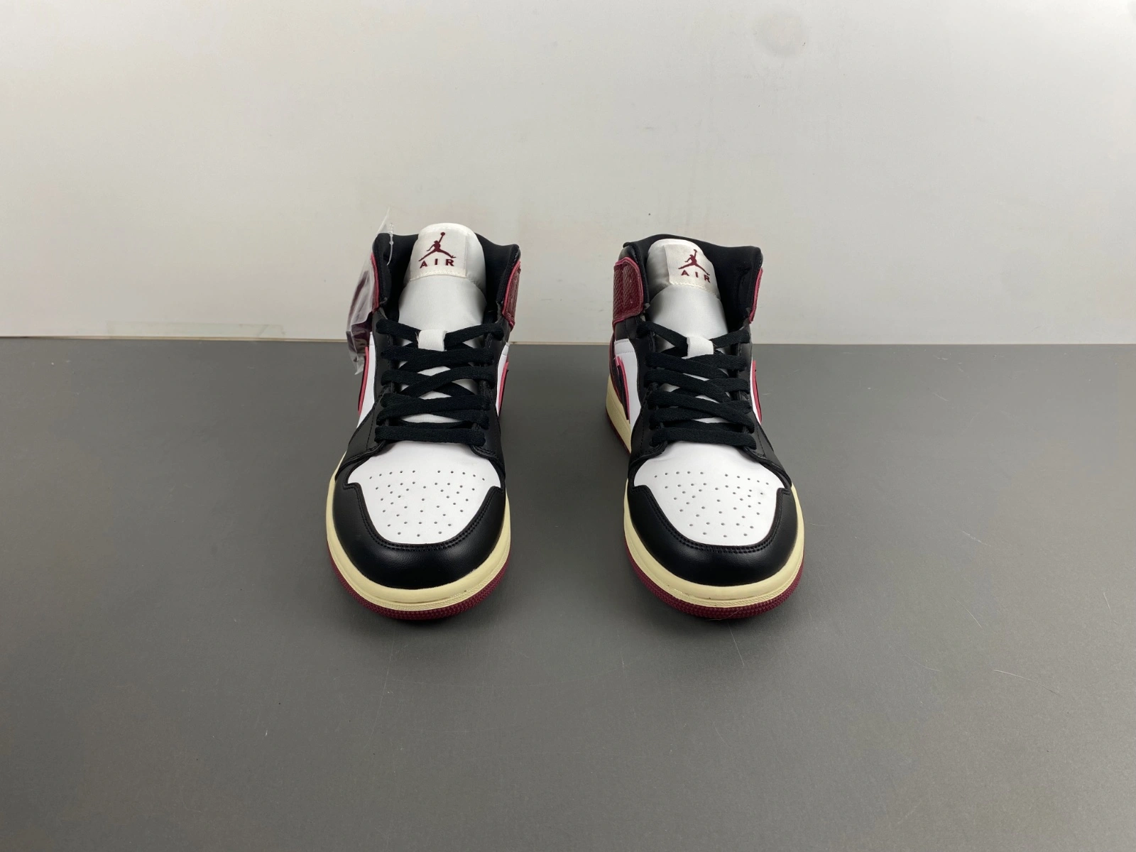 Air Jordan 1 Mid SE Bordeaux FQ7818- Casual 1362