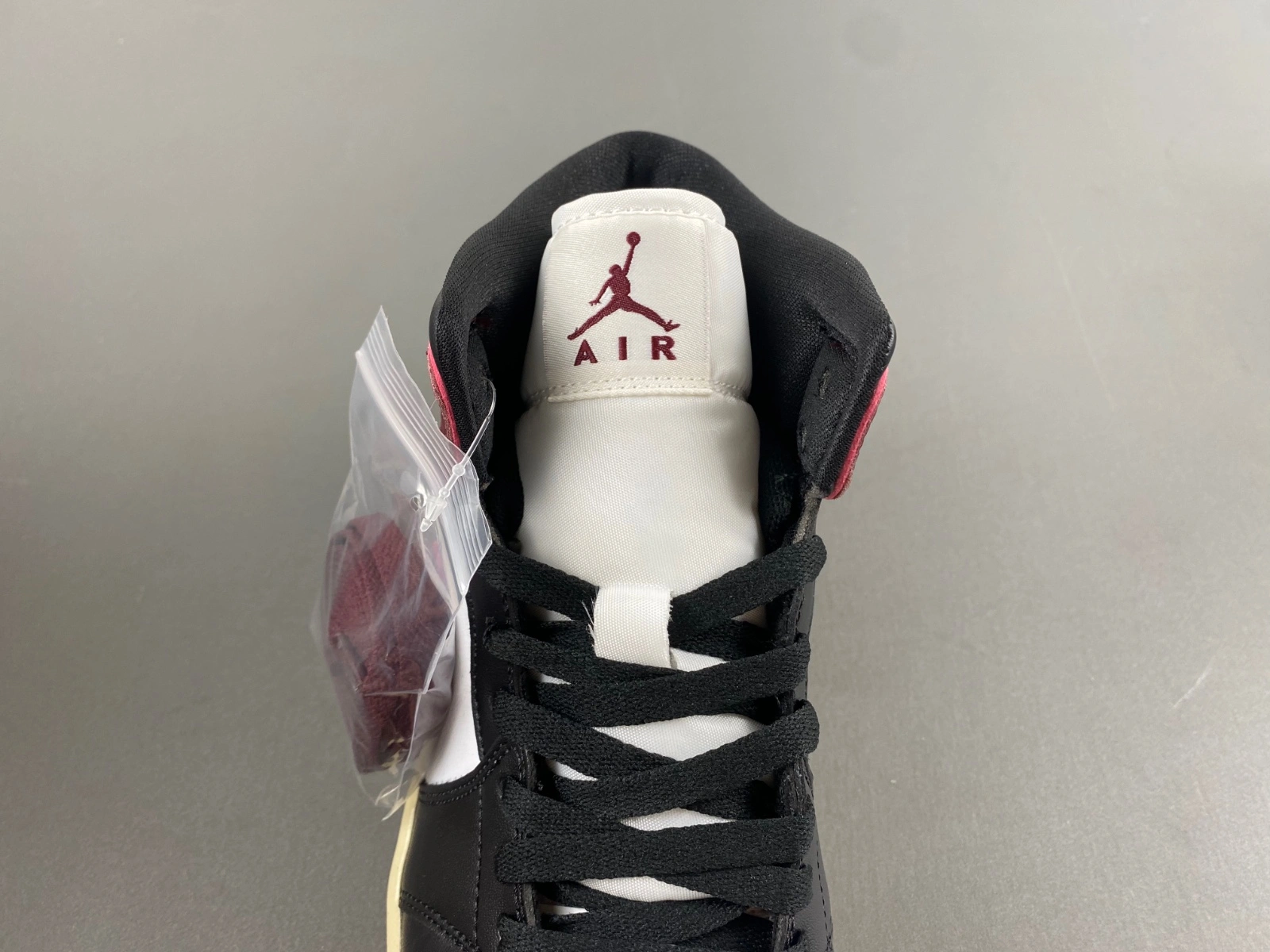 Air Jordan 1 Mid SE Bordeaux FQ7818- Casual 1362