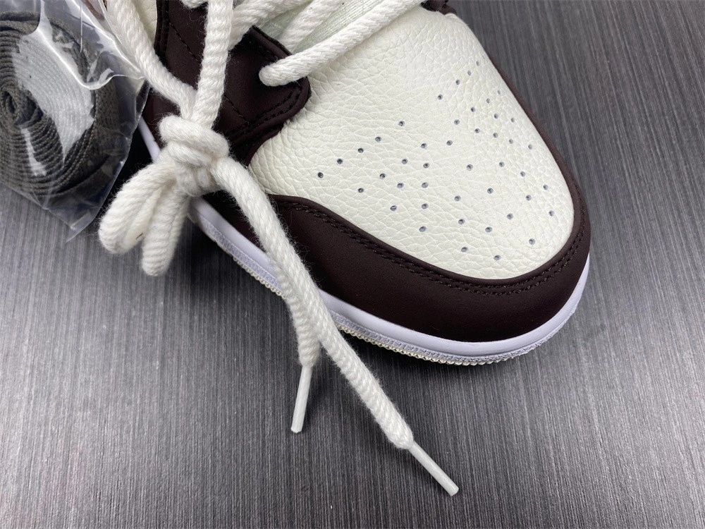 FlexibleFit Air Jordan 1 Mid SE Brown Basalt Oatmeal DO6699- 1679