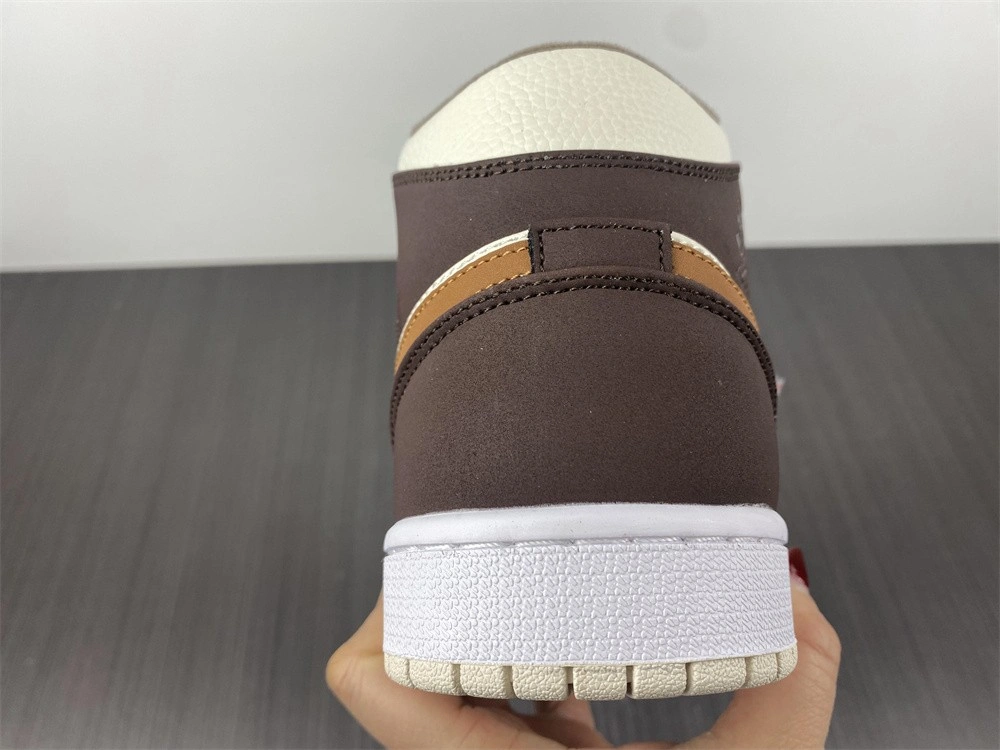 FlexibleFit Air Jordan 1 Mid SE Brown Basalt Oatmeal DO6699- 1679
