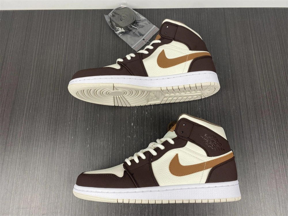 FlexibleFit Air Jordan 1 Mid SE Brown Basalt Oatmeal DO6699- 1679