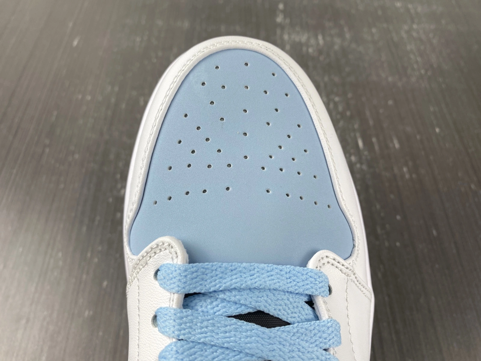 Resilient Air Jordan 1 Mid SE Ice Blue DV1308- 1581