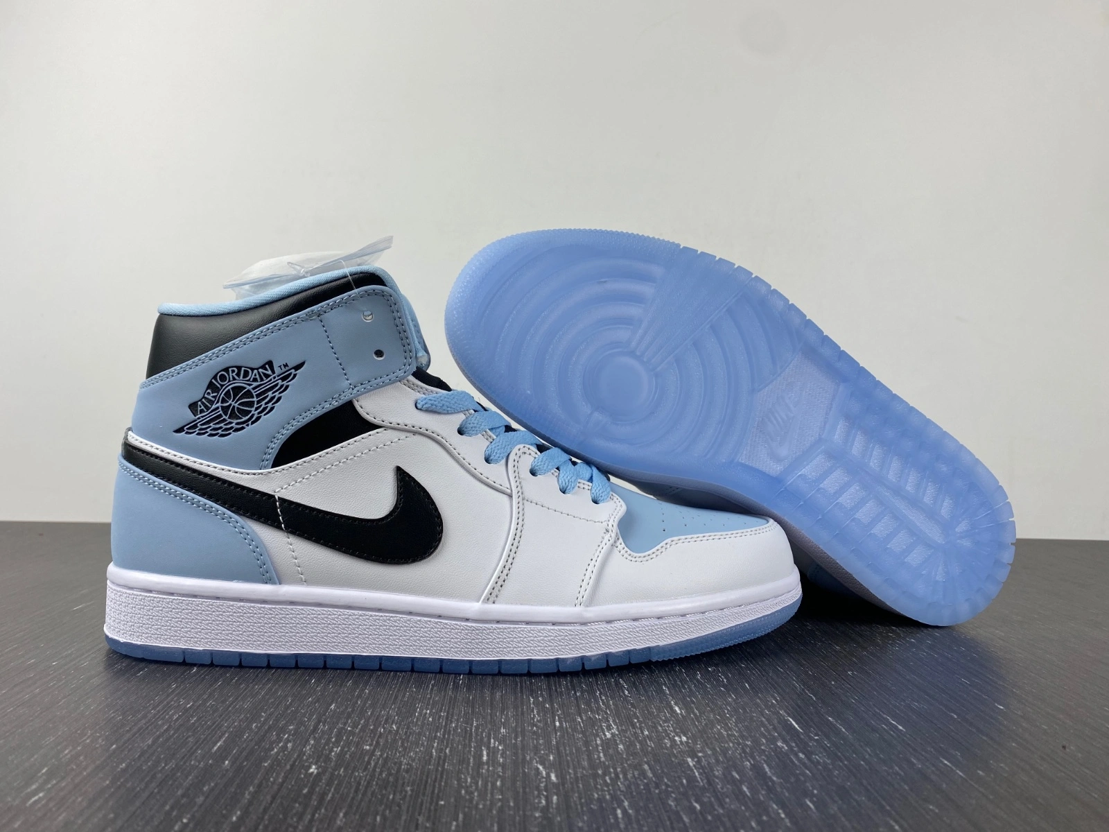 Resilient Air Jordan 1 Mid SE Ice Blue DV1308- 1581