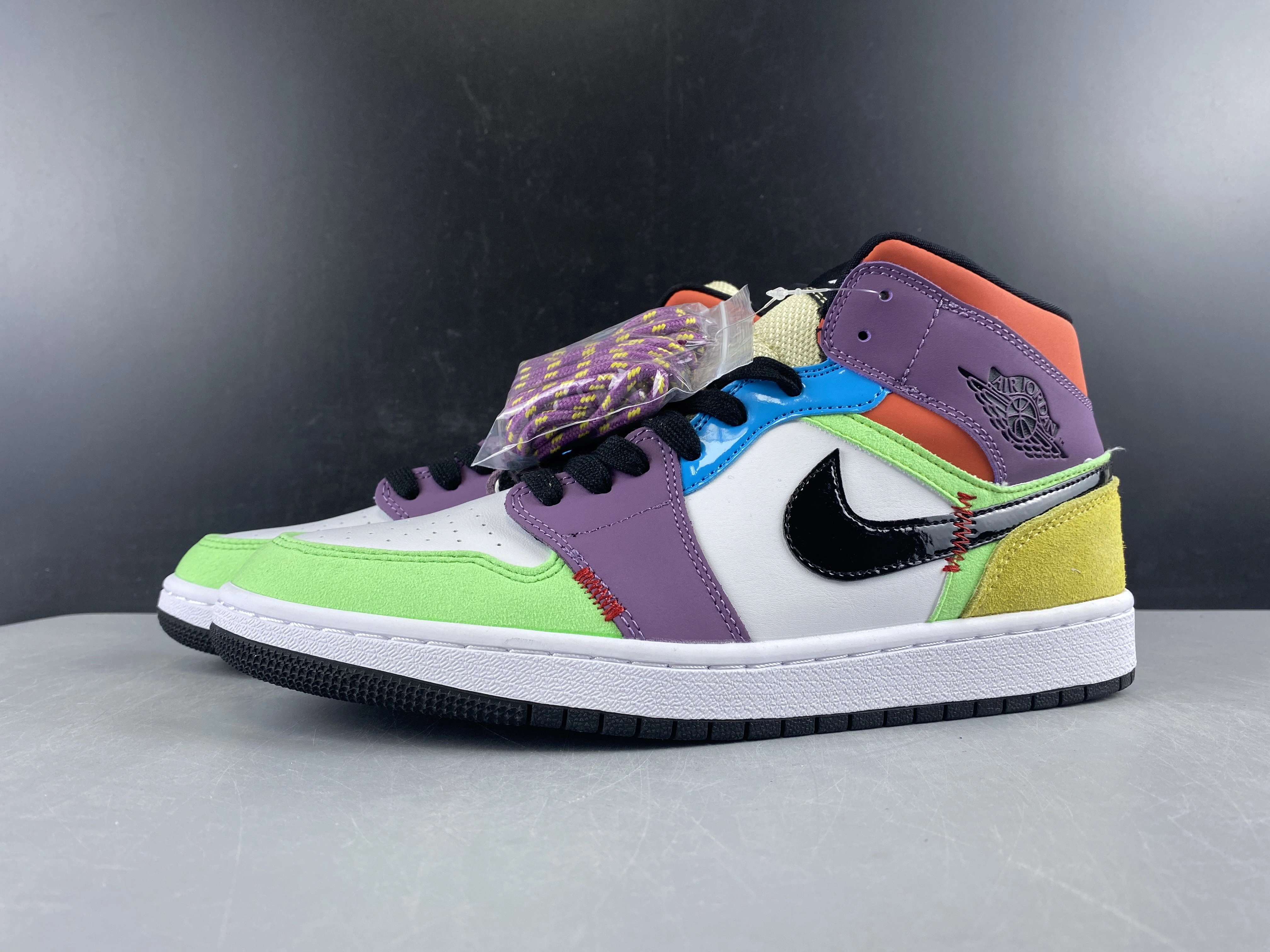 Air Jordan 1 Mid SE Multi-Color CW1140- Minimalist 1777