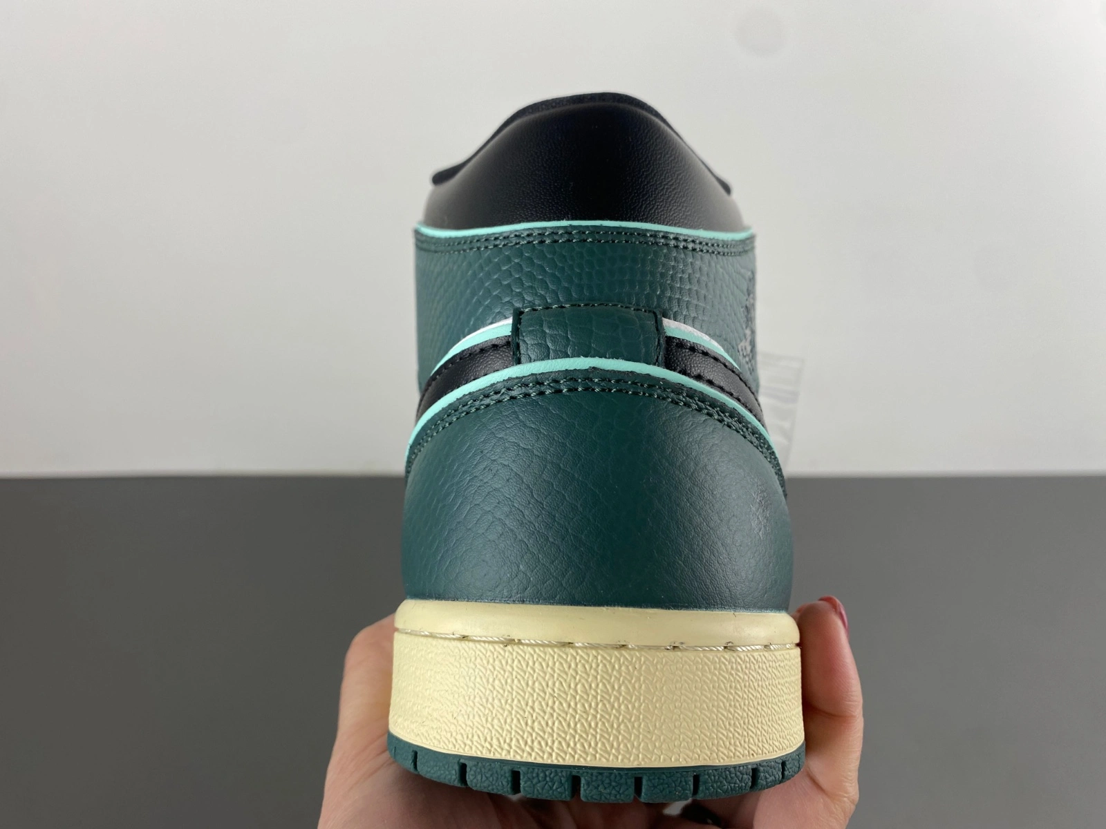 Air Jordan 1 Mid SE Oxidized Green FQ7818- Modern 1367