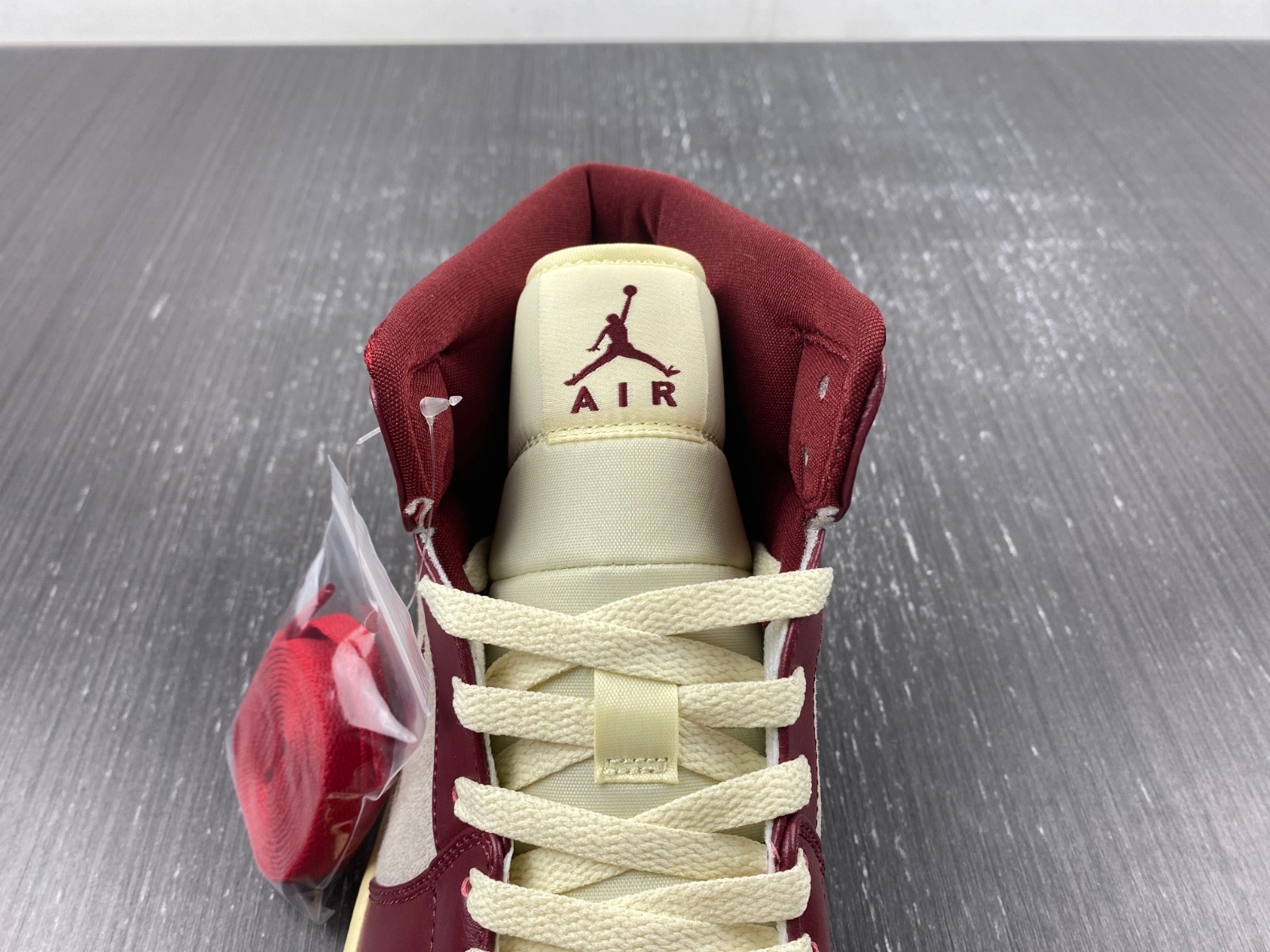 Air Jordan 1 Mid SE Tiki Leaf Team Red DZ2820- Comfortable 1554