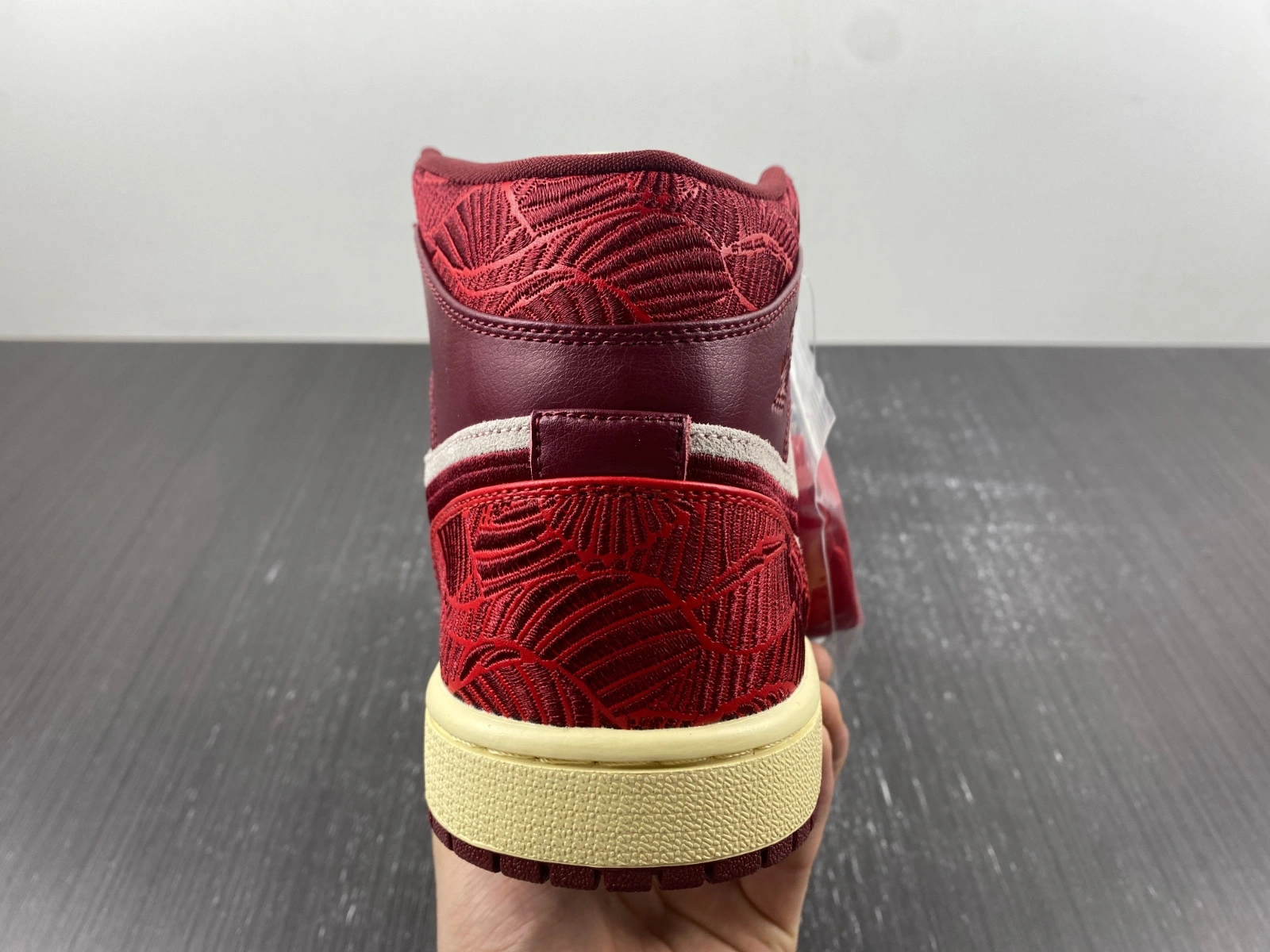 Air Jordan 1 Mid SE Tiki Leaf Team Red DZ2820- Comfortable 1554