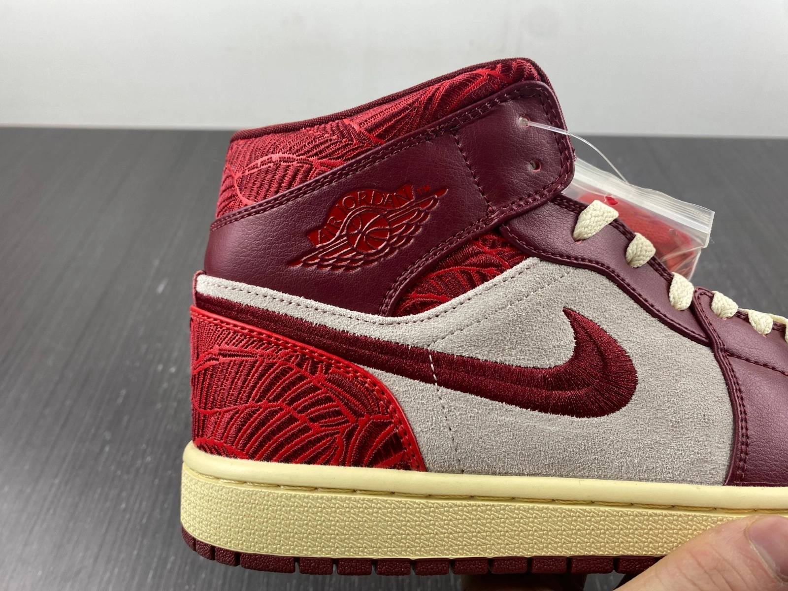 Air Jordan 1 Mid SE Tiki Leaf Team Red DZ2820- Comfortable 1554