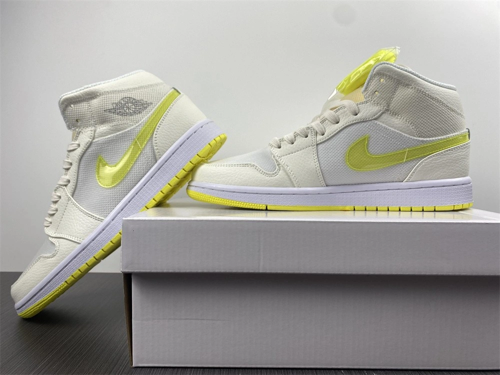 FlexibleFit Air Jordan 1 Mid SE Voltage Yellow DB2822- 1698