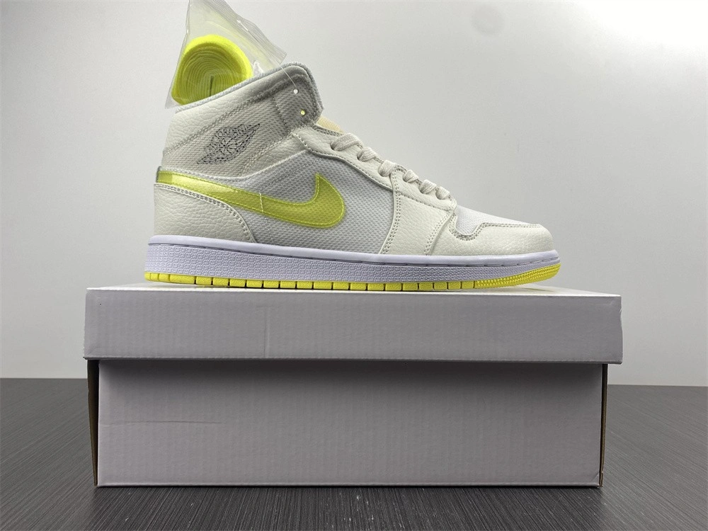 FlexibleFit Air Jordan 1 Mid SE Voltage Yellow DB2822- 1698