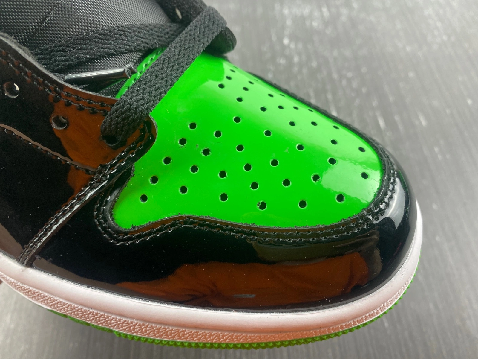 HighPerformance Air Jordan 1 Pine Green 555088- 1615