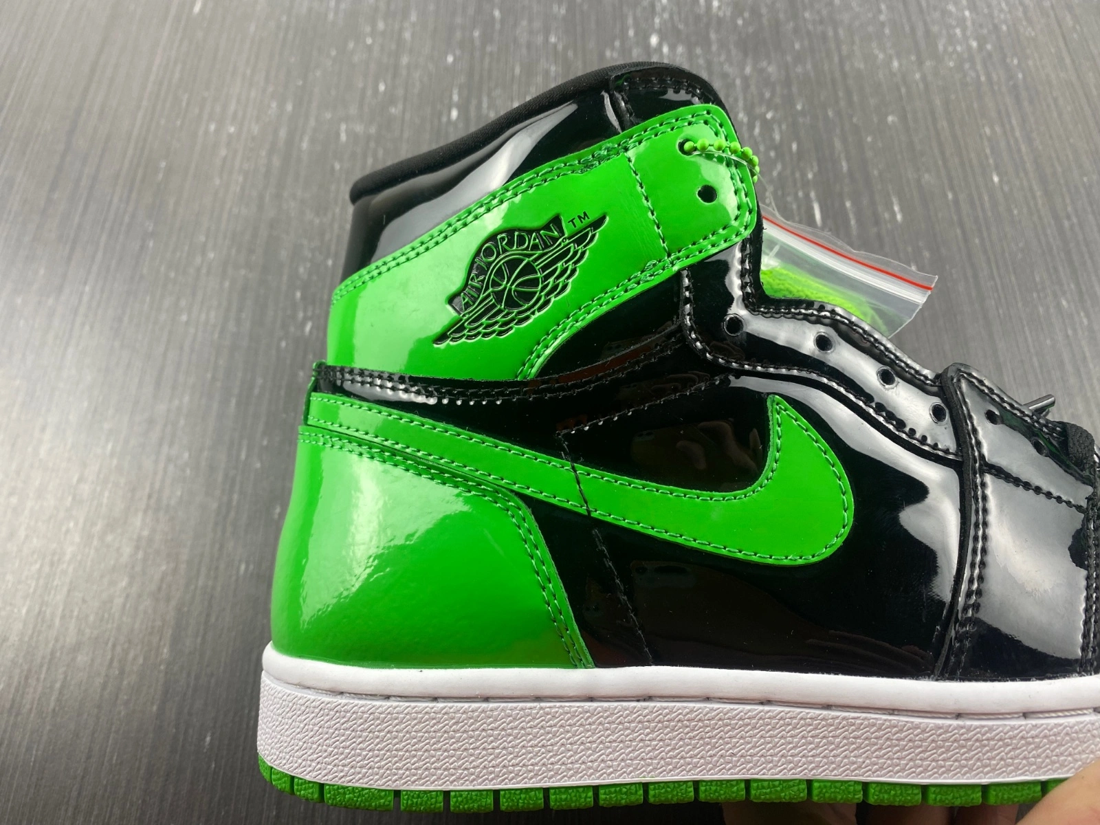 HighPerformance Air Jordan 1 Pine Green 555088- 1615