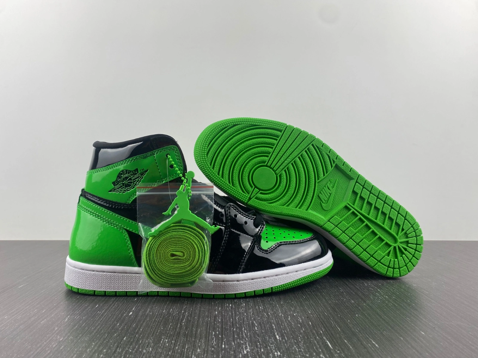 HighPerformance Air Jordan 1 Pine Green 555088- 1615