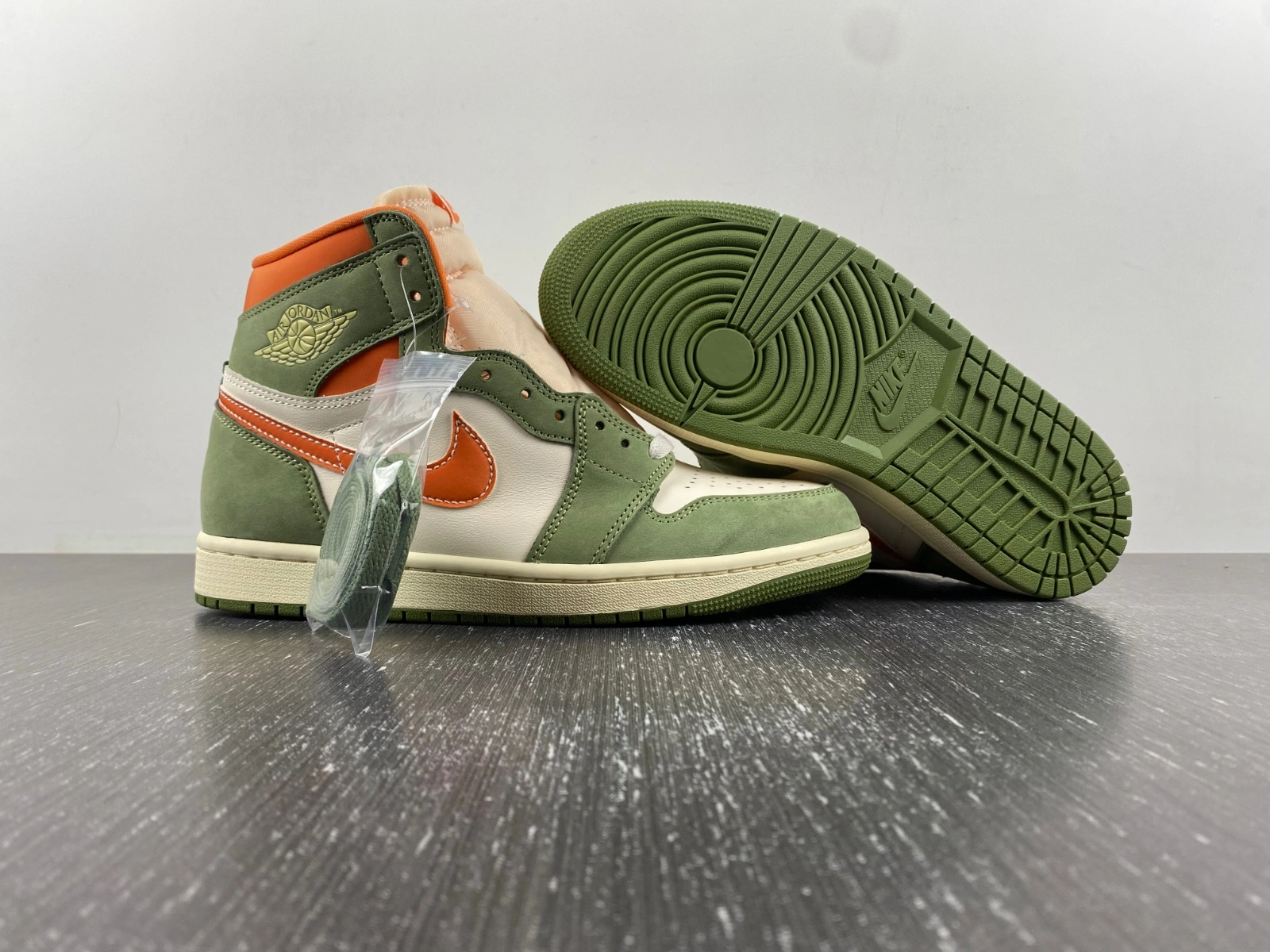 Air Jordan 1 Retro Celadon FB9934- Versatile 1467