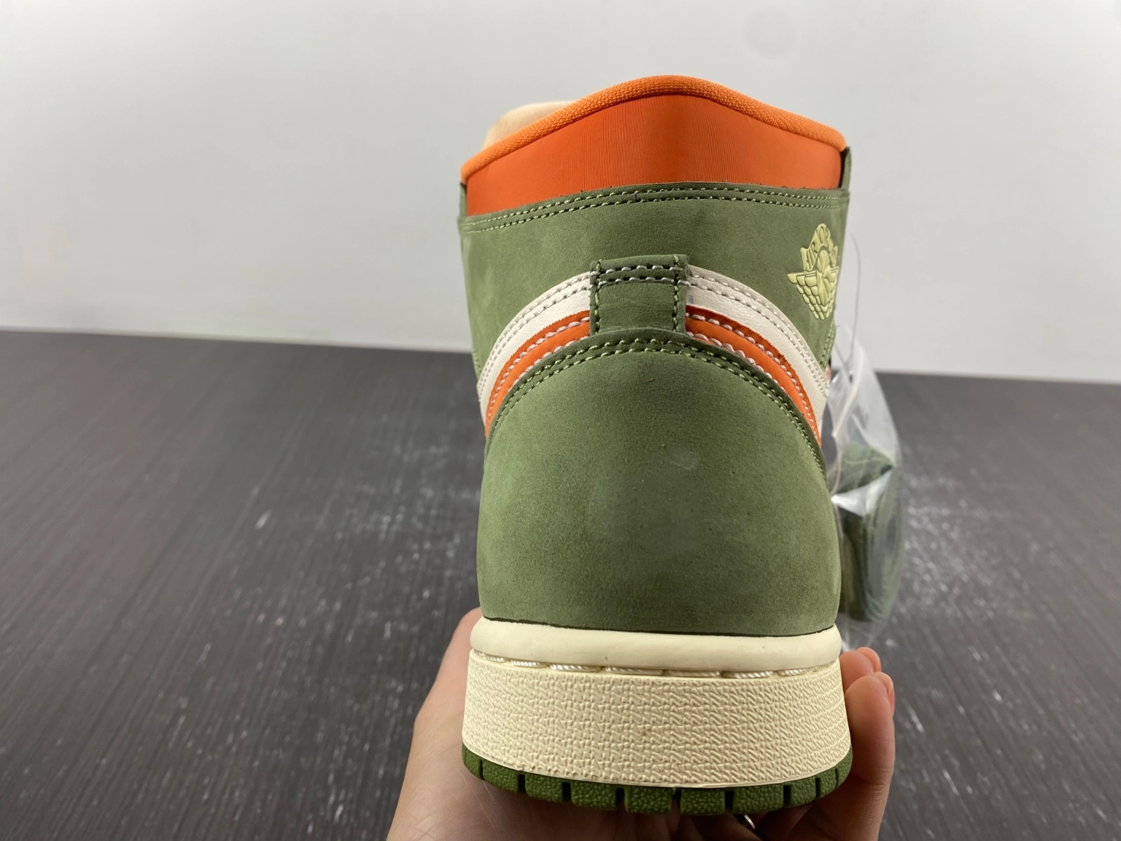 Air Jordan 1 Retro Celadon FB9934- Versatile 1467