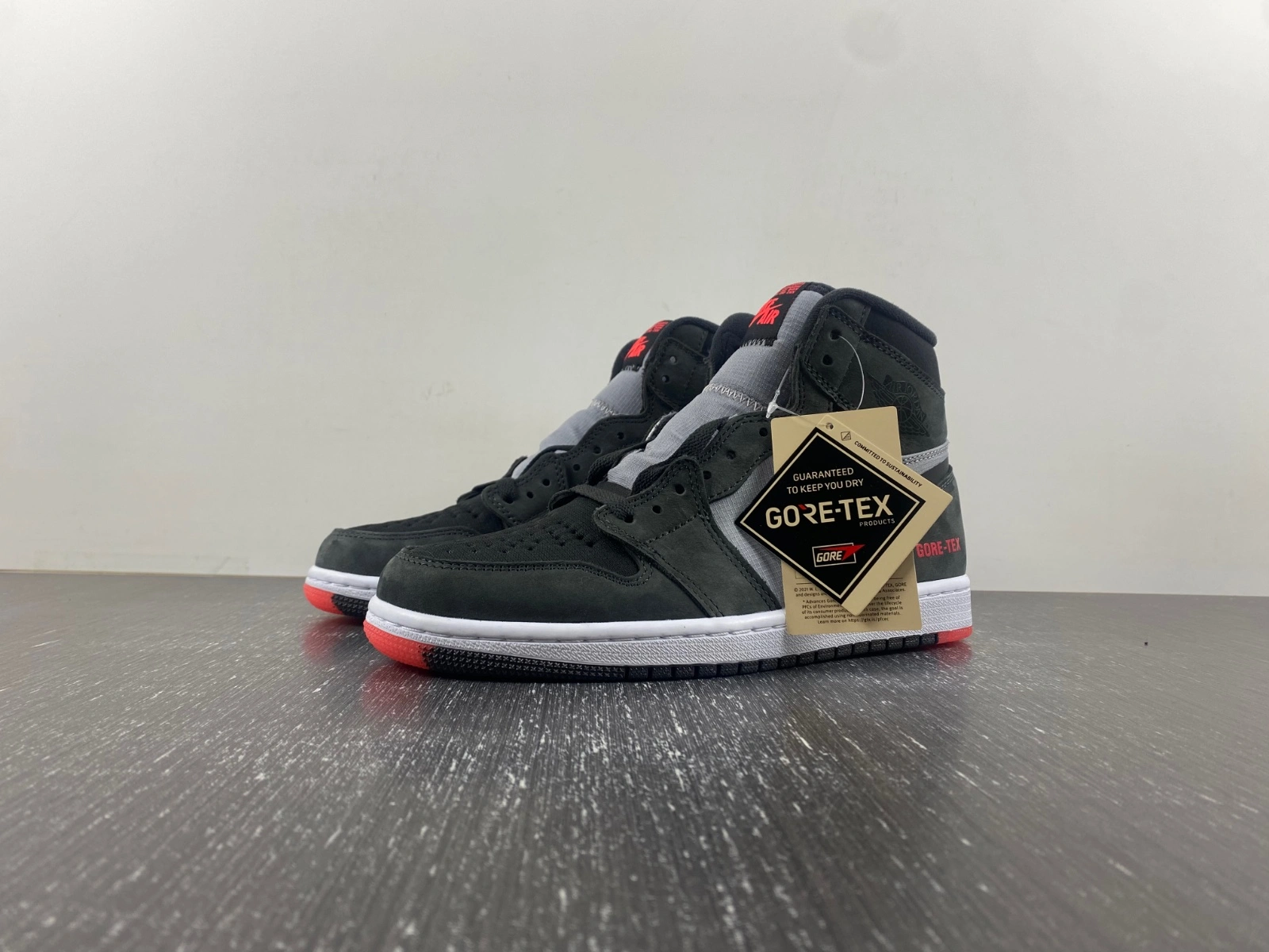 Air Jordan 1 Retro High Element Gore-Tex Black Infrared DB2889- ZeroBulk 1414