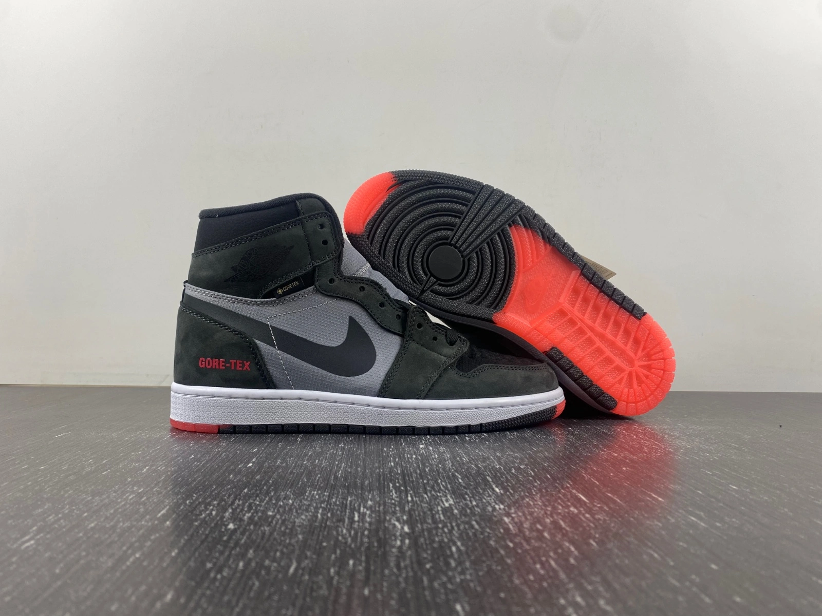 Air Jordan 1 Retro High Element Gore-Tex Black Infrared DB2889- ZeroBulk 1414