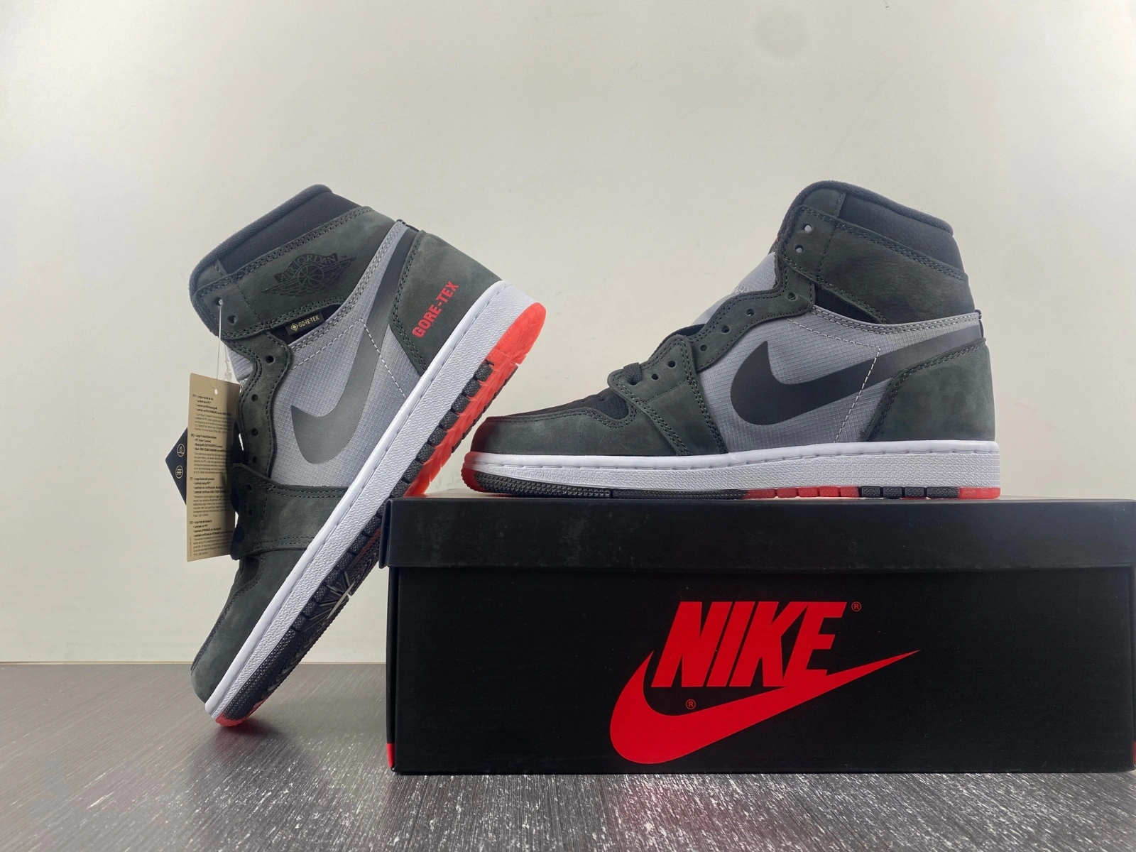 Air Jordan 1 Retro High Element Gore-Tex Black Infrared DB2889- ZeroBulk 1414