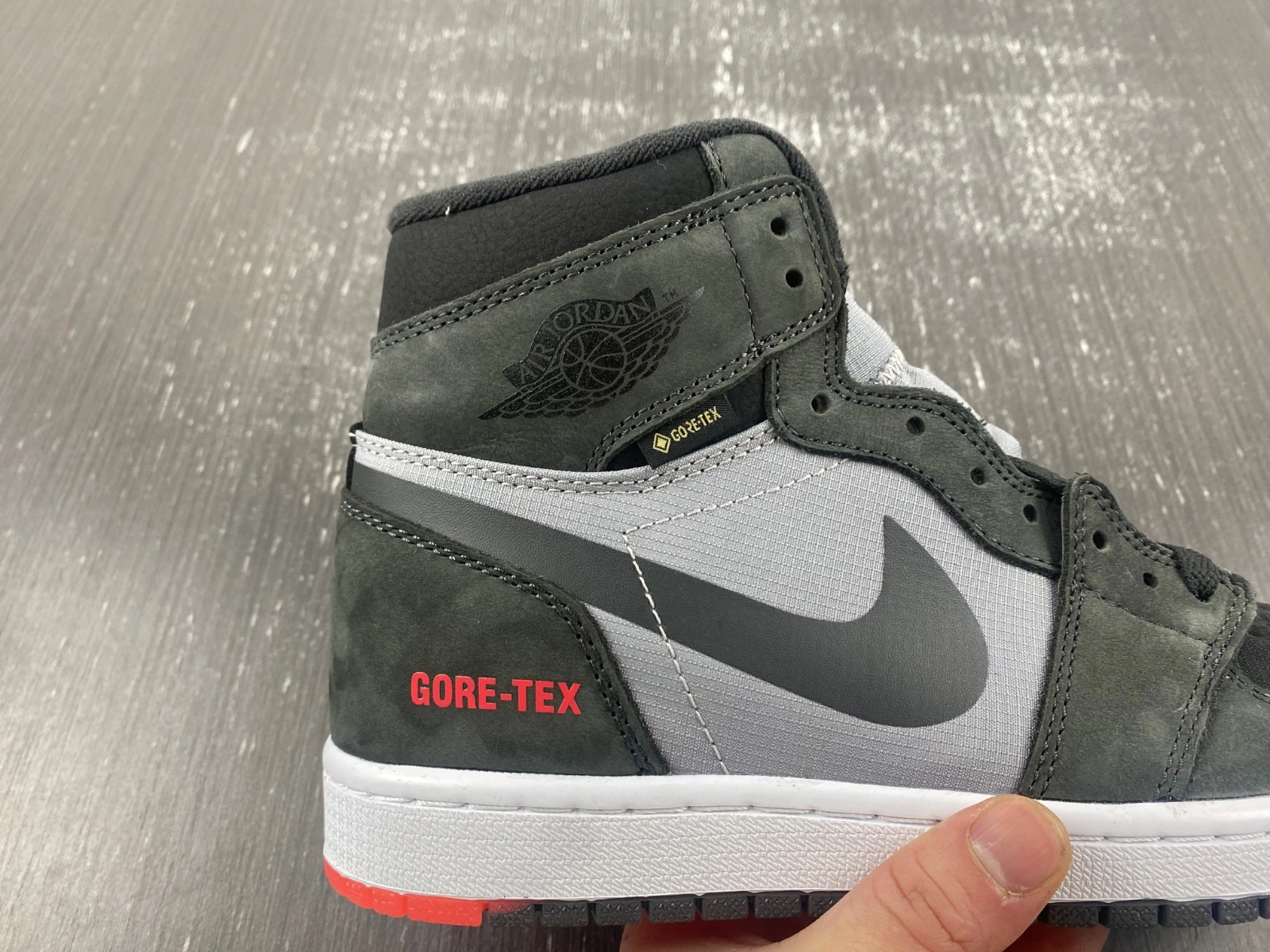 Air Jordan 1 Retro High Element Gore-Tex Black Infrared DB2889- ZeroBulk 1414