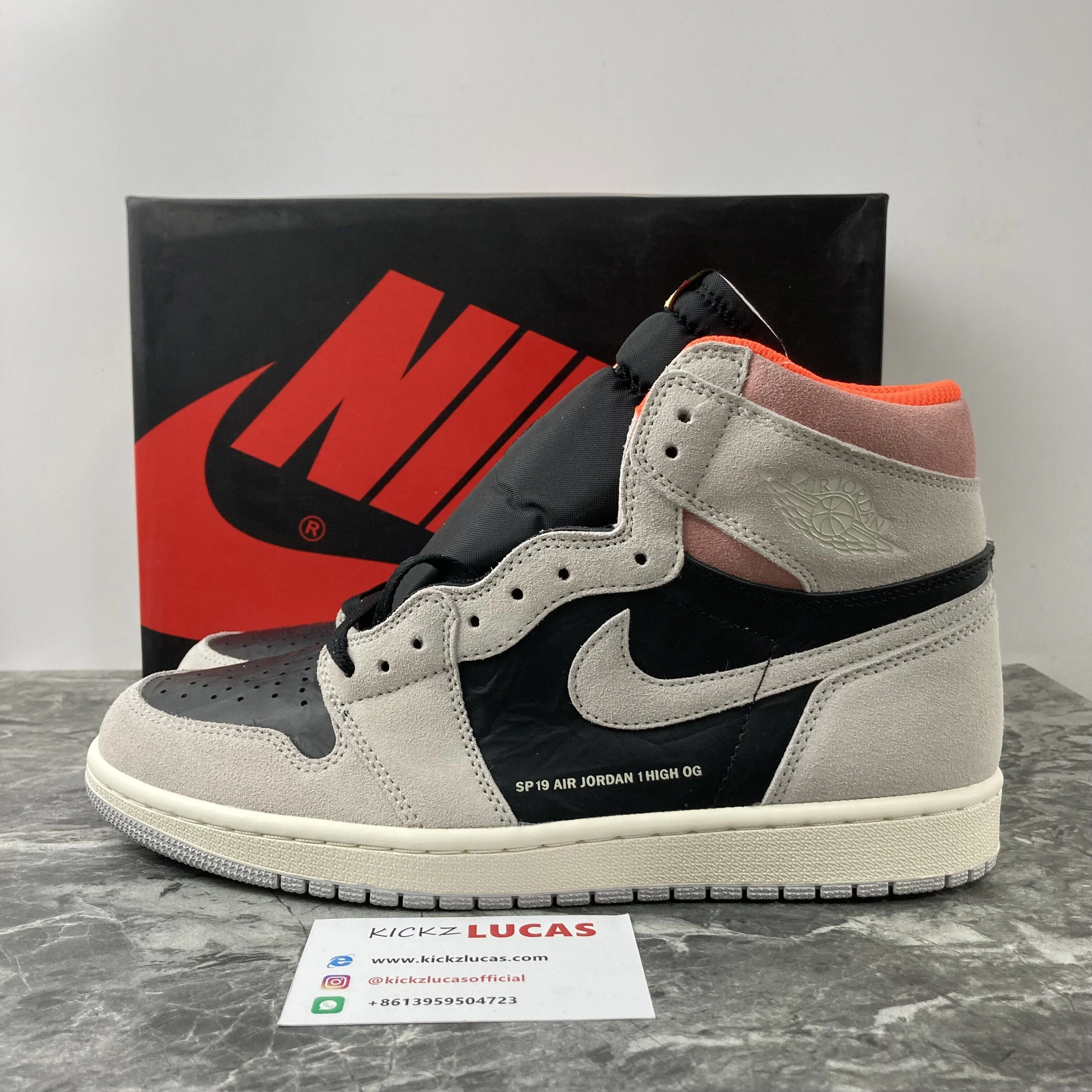 Supportive Air Jordan 1 Retro High Neutral Grey Hyper Crimson 555088- 1780