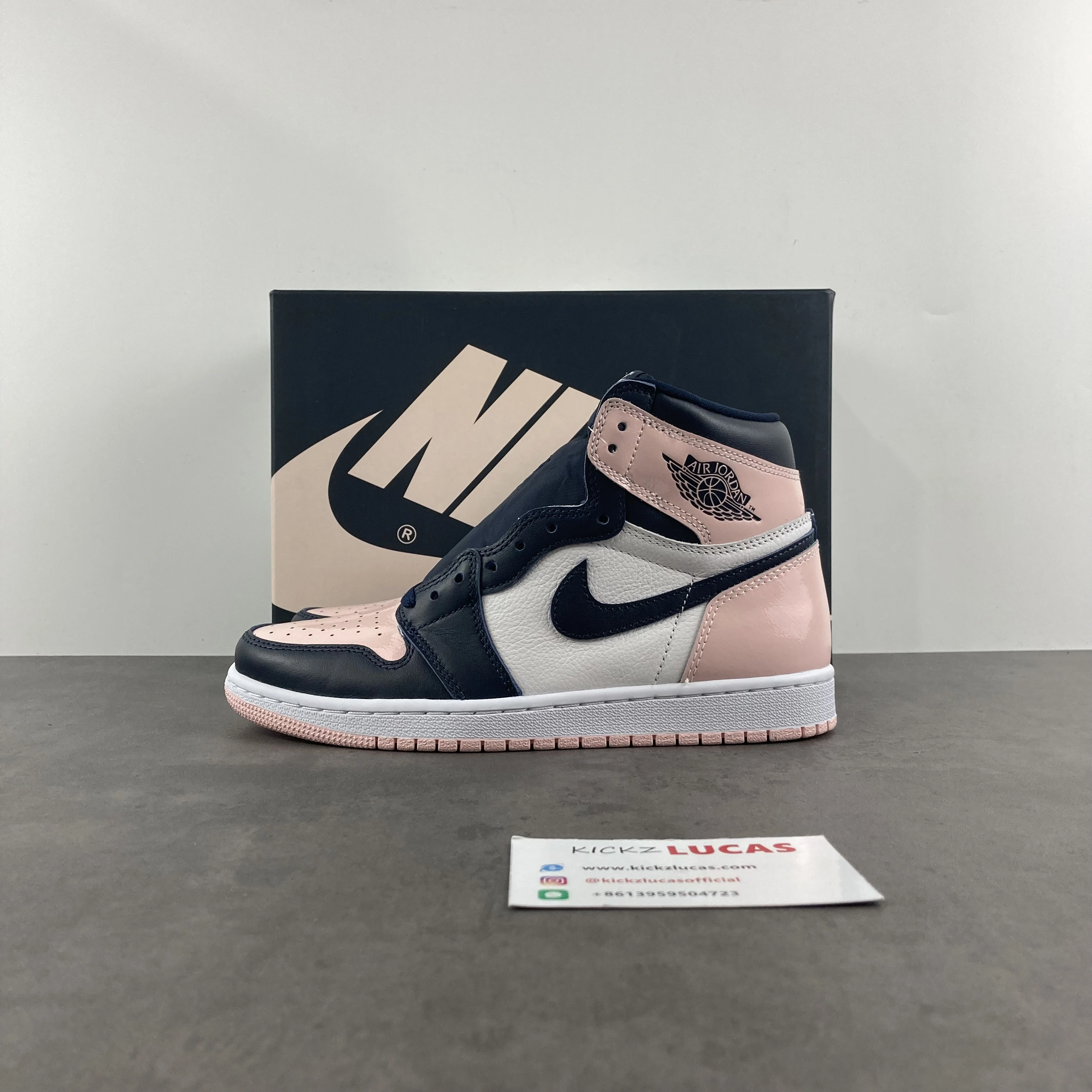 Contemporary Air Jordan 1 Retro High OG Atmosphere DD9335- 1701