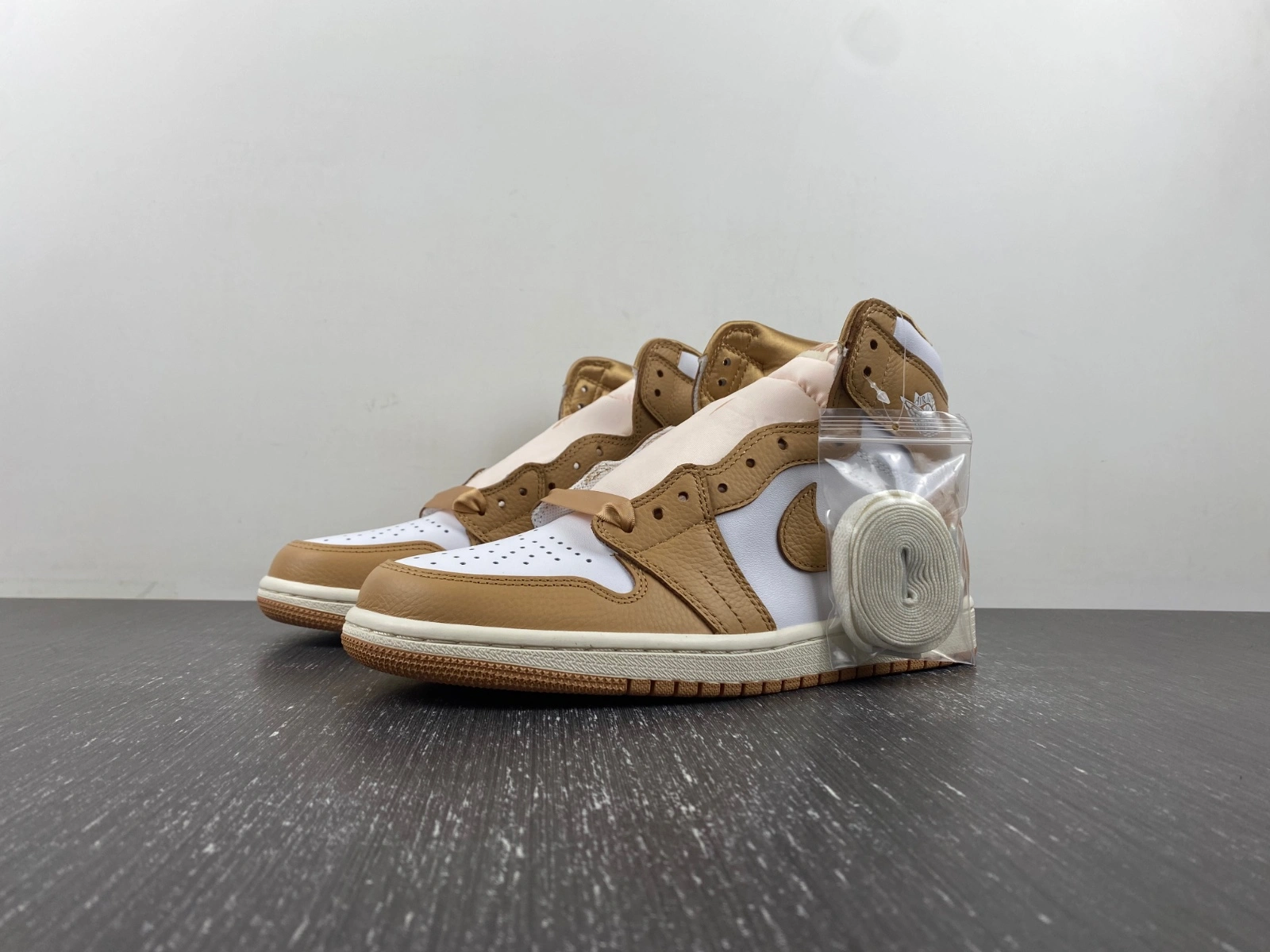 Air Jordan 1 Retro High OG Praline FN6622- Colorful 1470