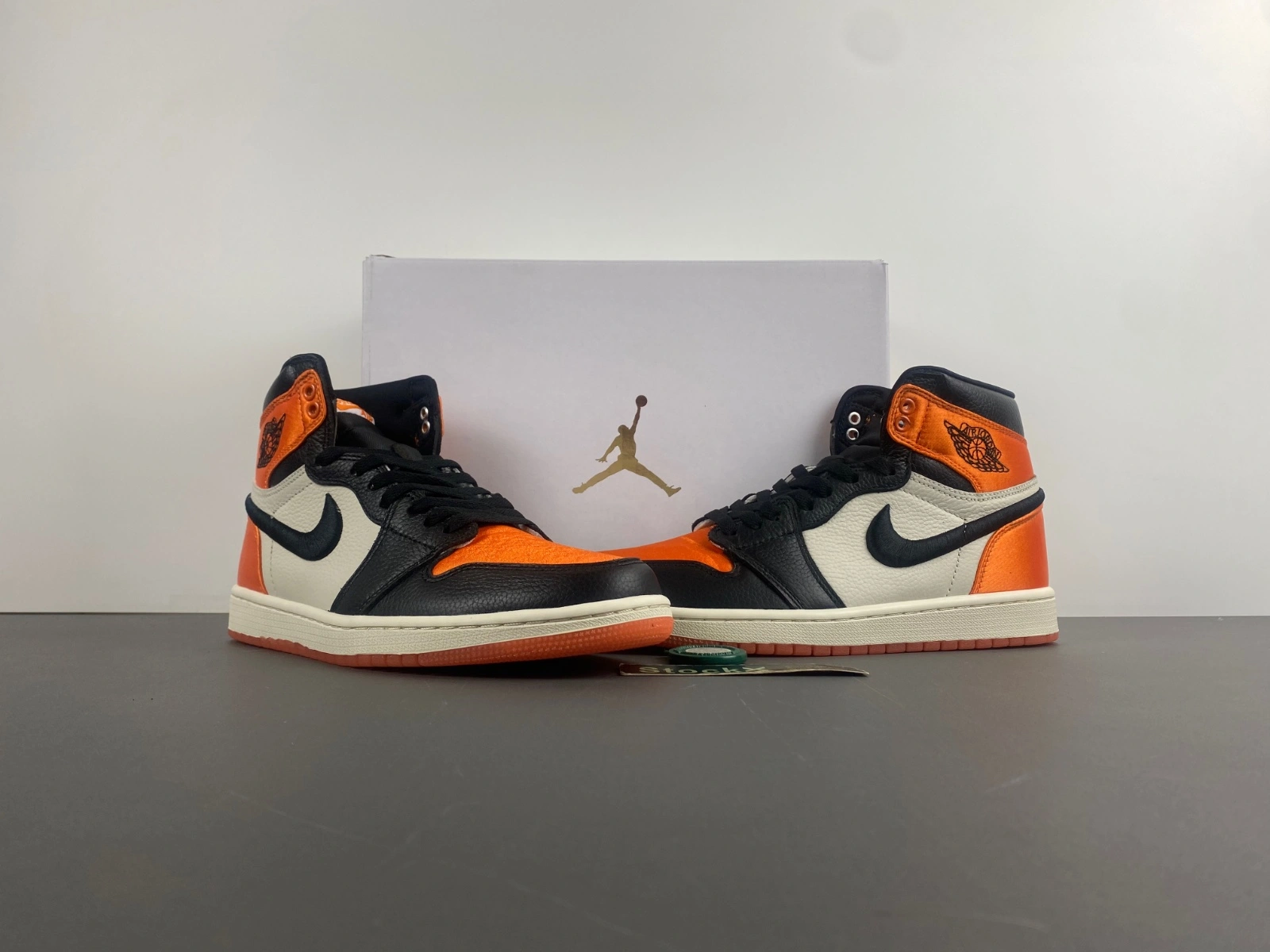 DailyWear Air Jordan 1 Retro High OG Satin Shattered Backboard AV3725- 1363
