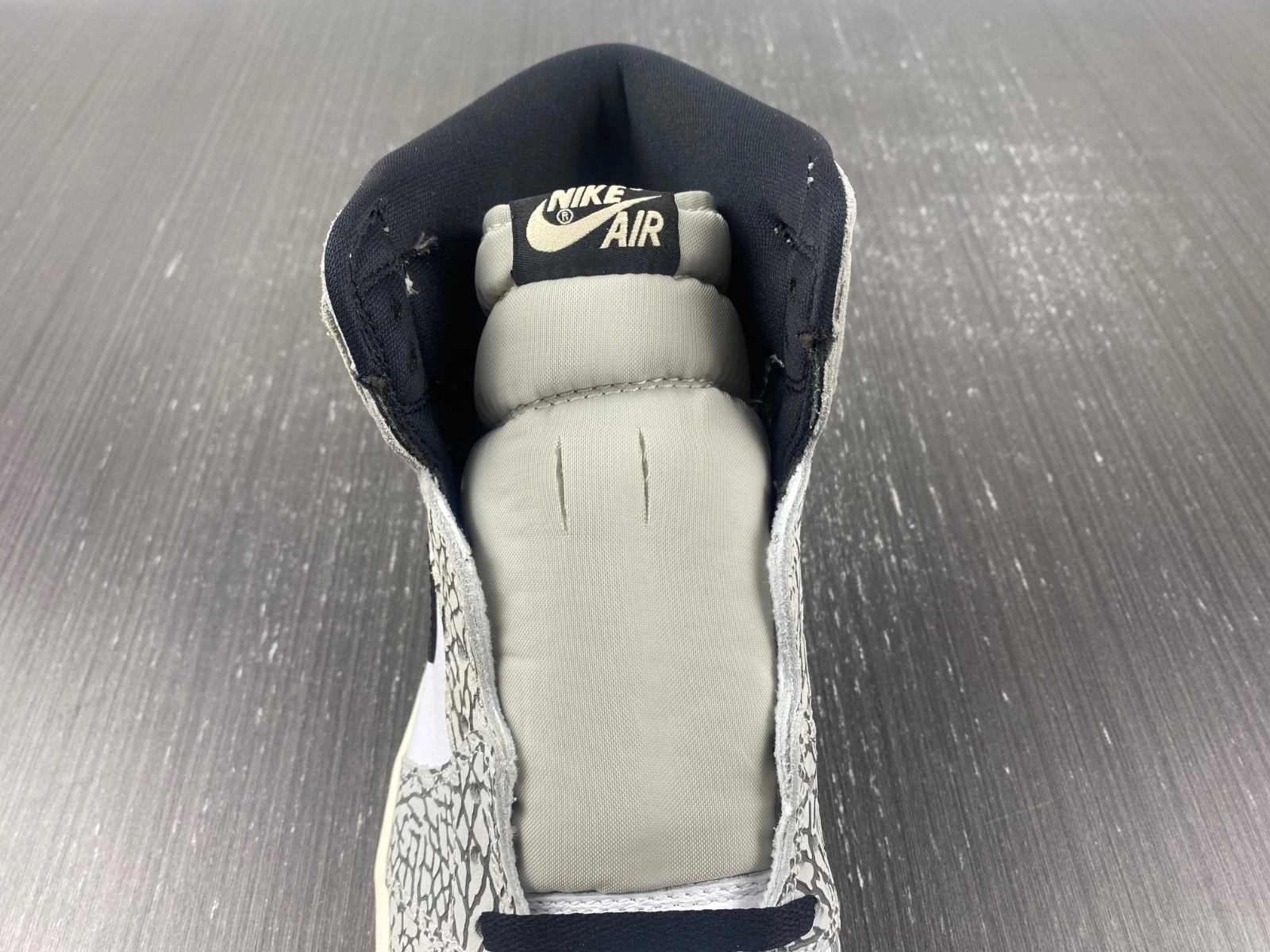 Air Jordan 1 Retro High OG White Cement Style DZ5485- Cozy 1610