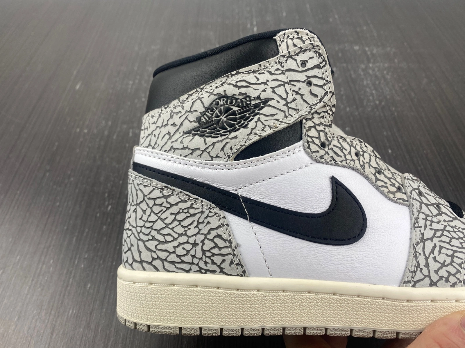 Air Jordan 1 Retro High OG White Cement Style DZ5485- Cozy 1610