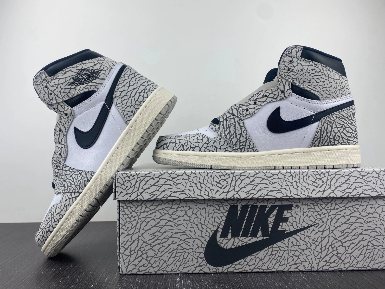 Air Jordan 1 Retro High OG White Cement Style DZ5485- Cozy 1610