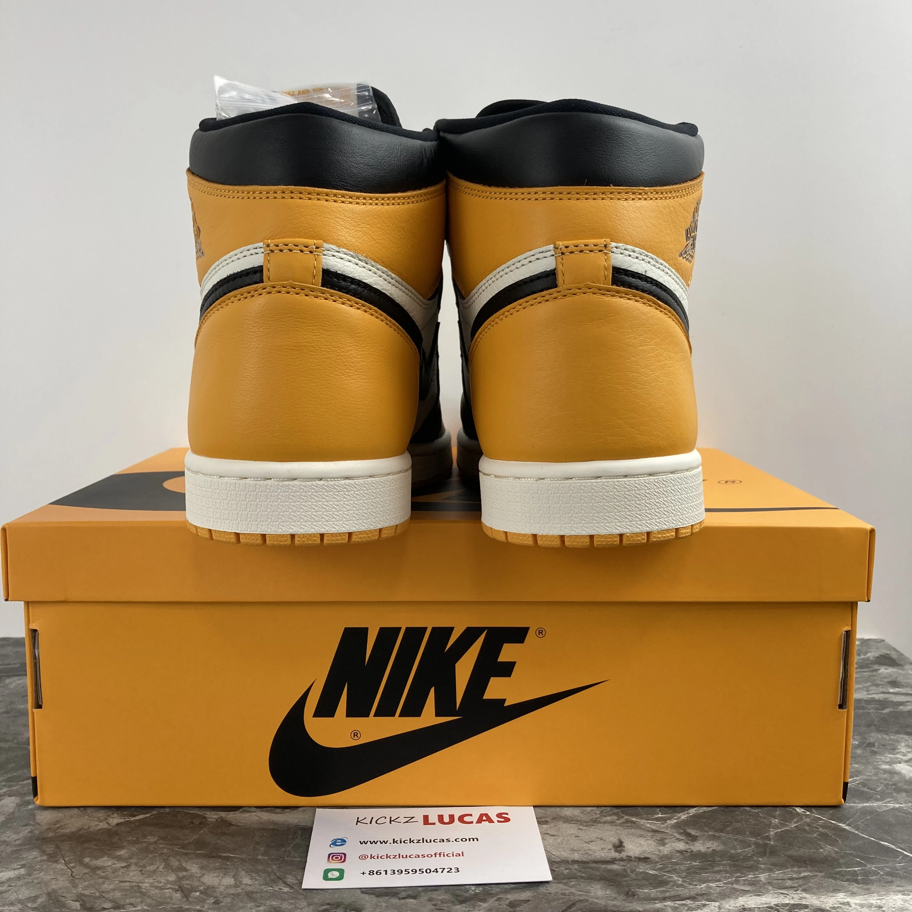 Flexible Air Jordan 1 Retro High OG Yellow Toe 555088- 1675