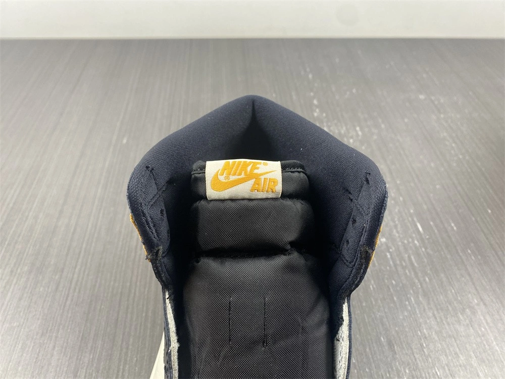 Flexible Air Jordan 1 Retro High OG Yellow Toe 555088- 1675