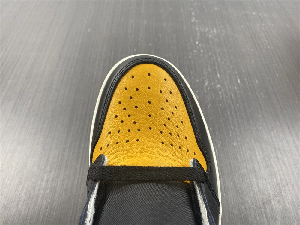Flexible Air Jordan 1 Retro High OG Yellow Toe 555088- 1675