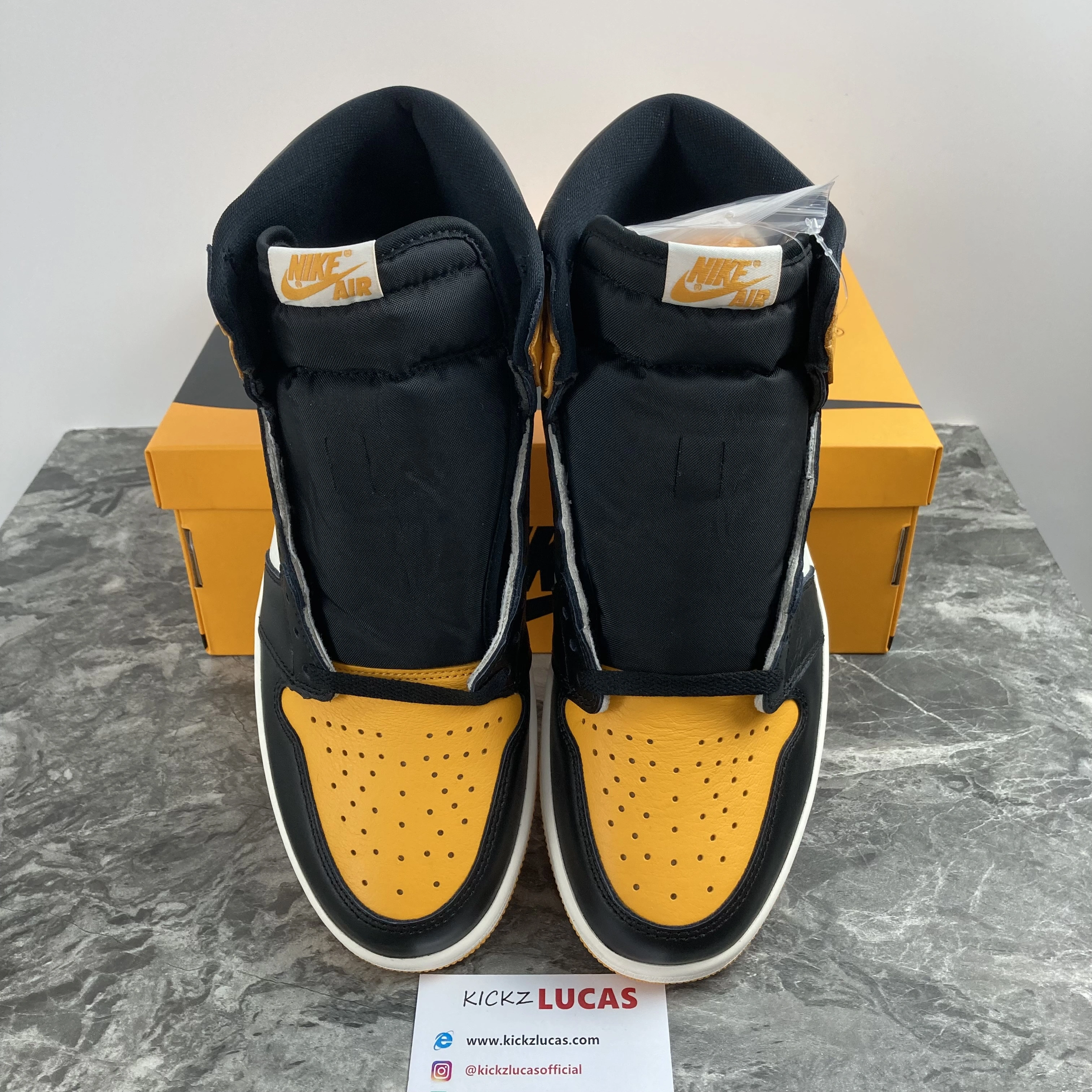 Flexible Air Jordan 1 Retro High OG Yellow Toe 555088- 1675