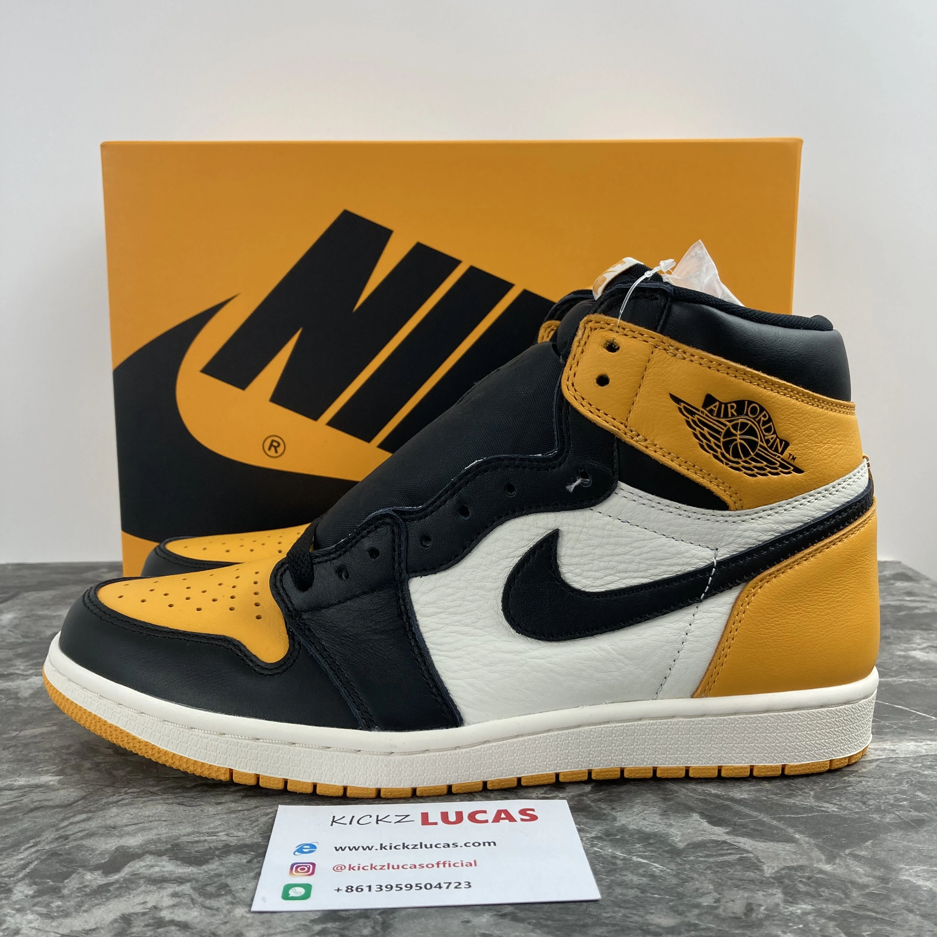 Flexible Air Jordan 1 Retro High OG Yellow Toe 555088- 1675