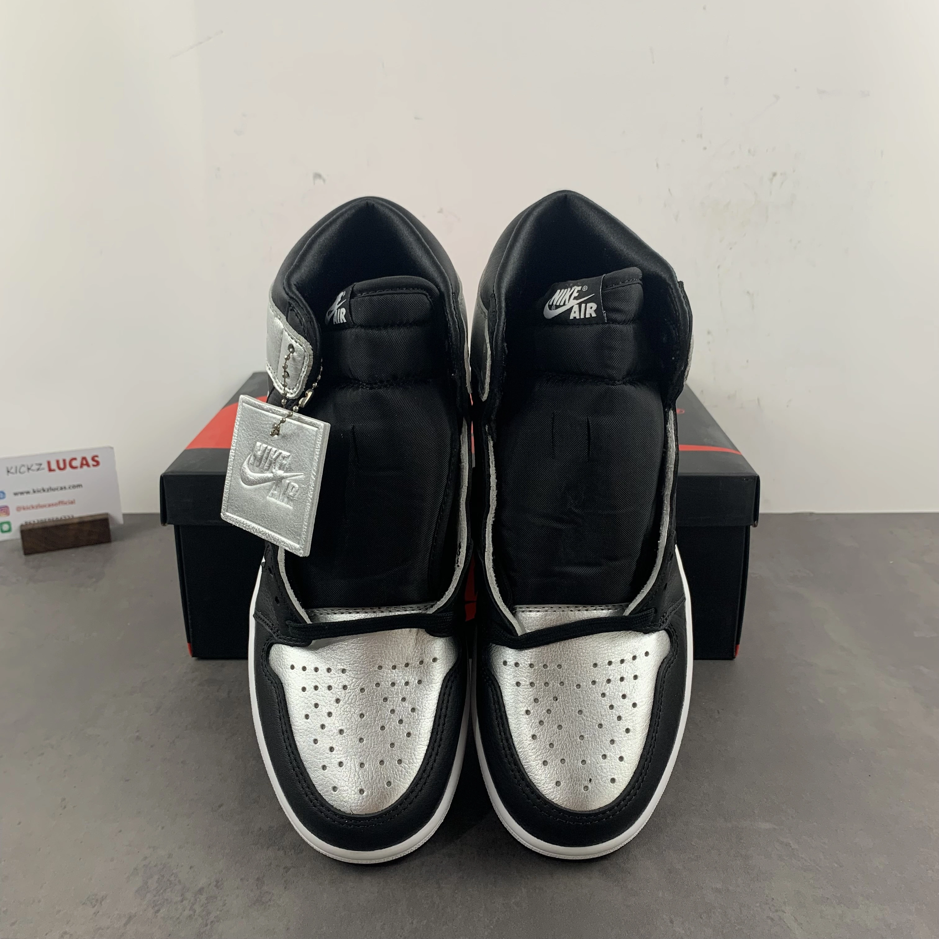 Seasonal Air Jordan 1 Retro High Silver Toe CD0461- 1751