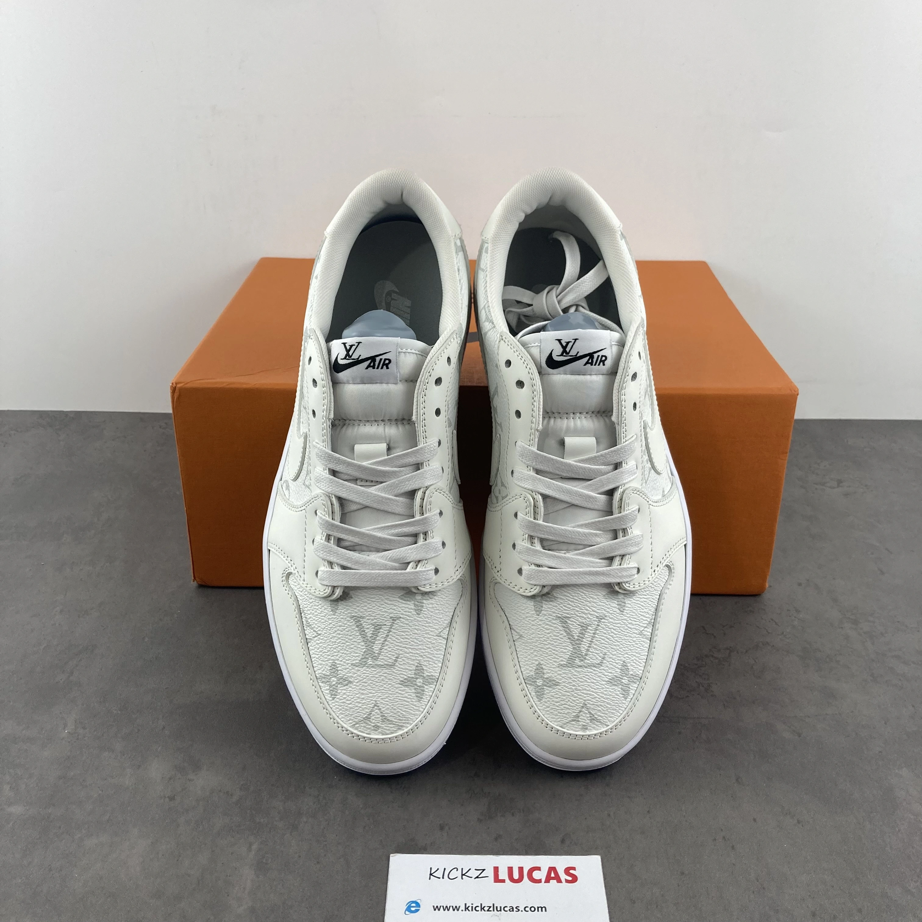 Lightweight Air Jordan 1 Retro LV 1496