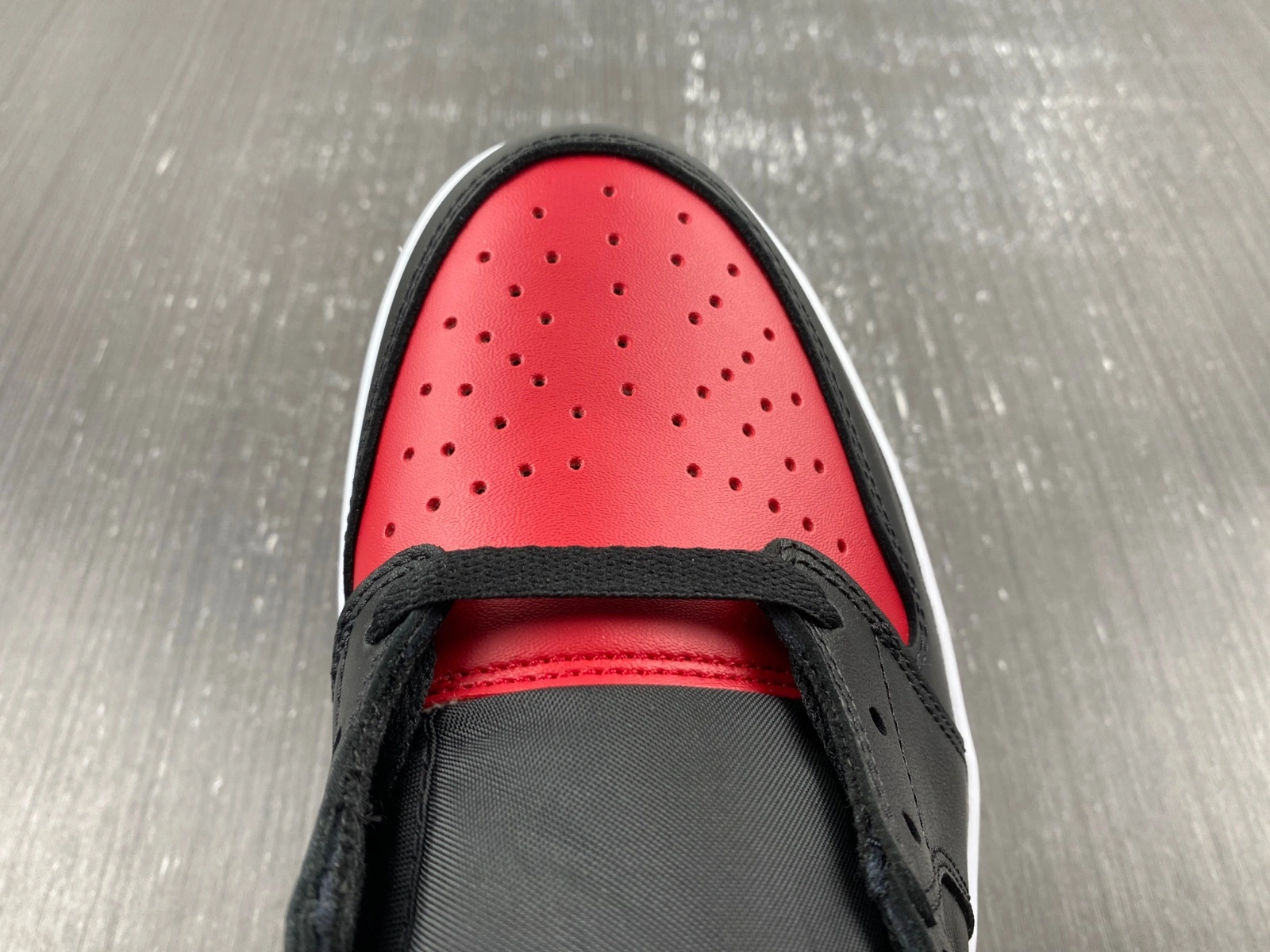 Air Jordan 1 Retro Low Bred 705329- Durable 1548
