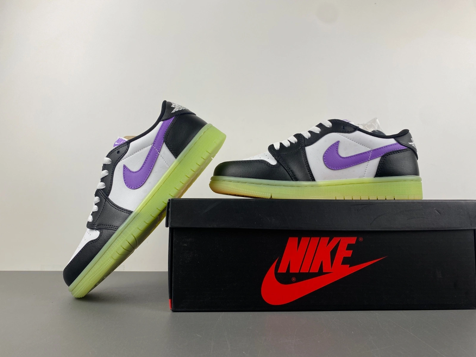 Air Jordan 1 Retro Low OG Black Raspberry HF0410- Trendsetting 1356