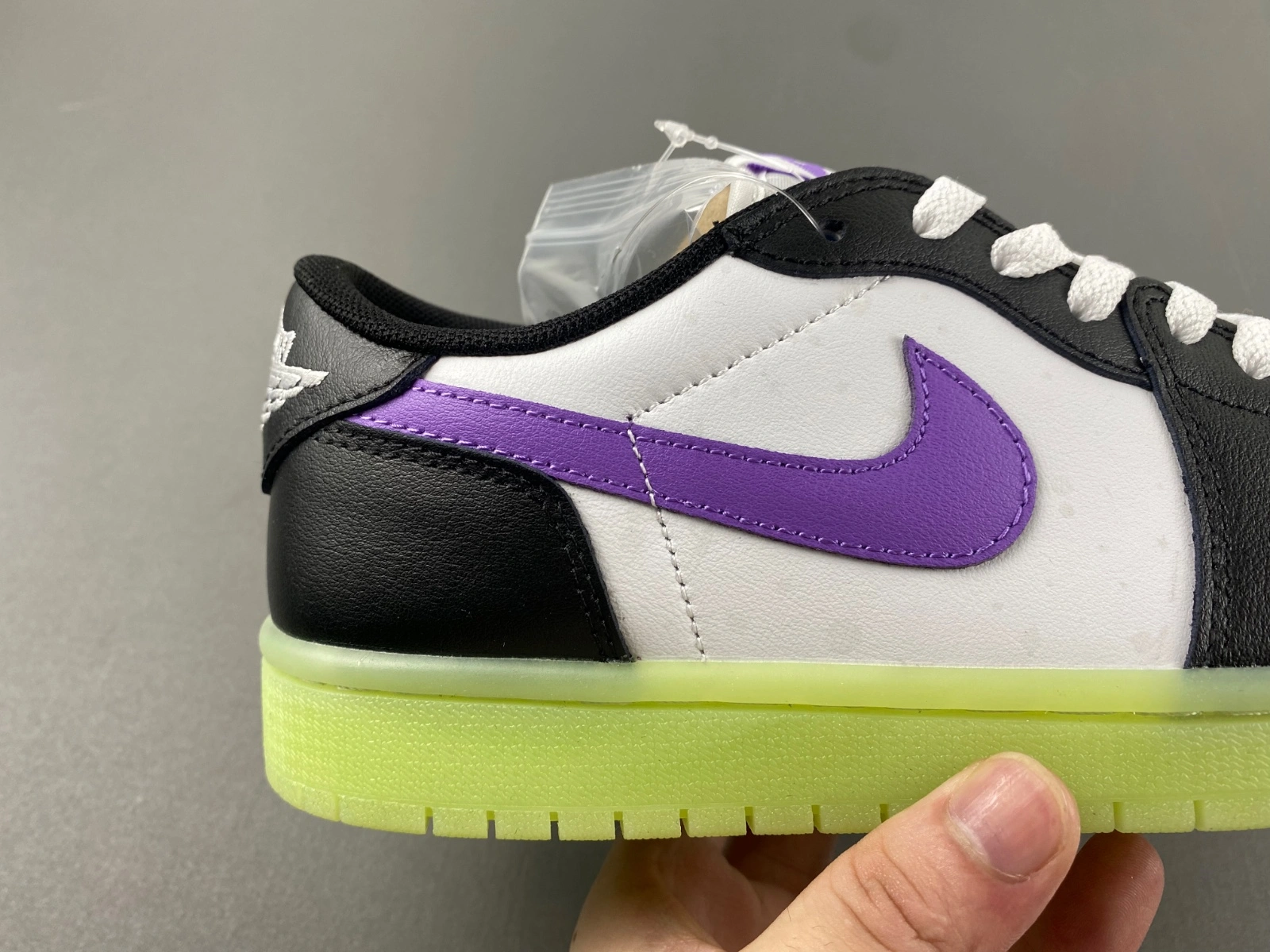 Air Jordan 1 Retro Low OG Black Raspberry HF0410- Trendsetting 1356