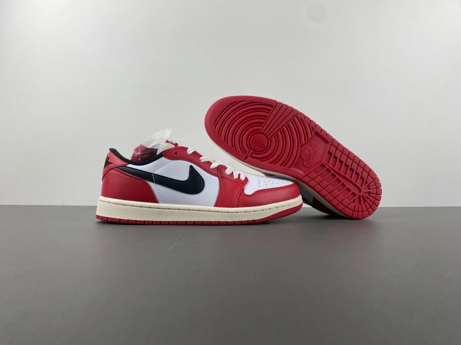 Air Jordan 1 Retro Low OG Chicago HQ6998- Timeless 1345