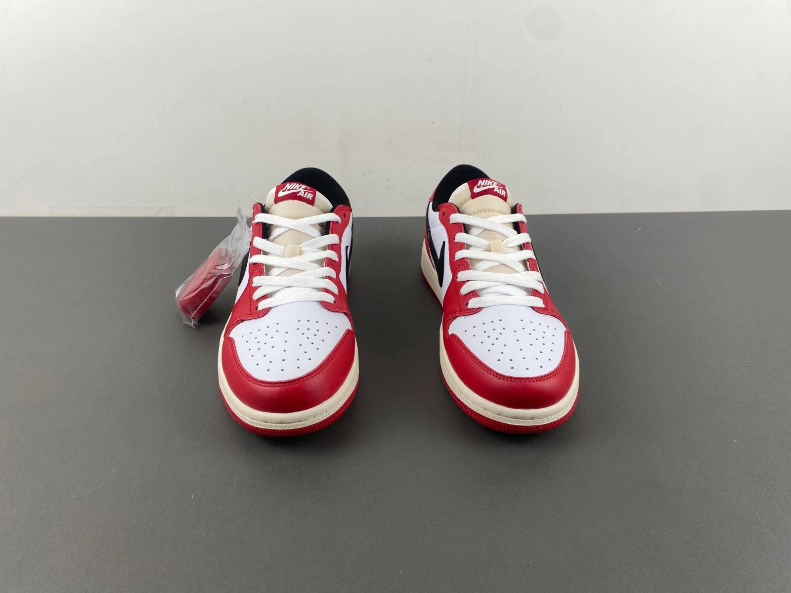 Air Jordan 1 Retro Low OG Chicago HQ6998- Timeless 1345