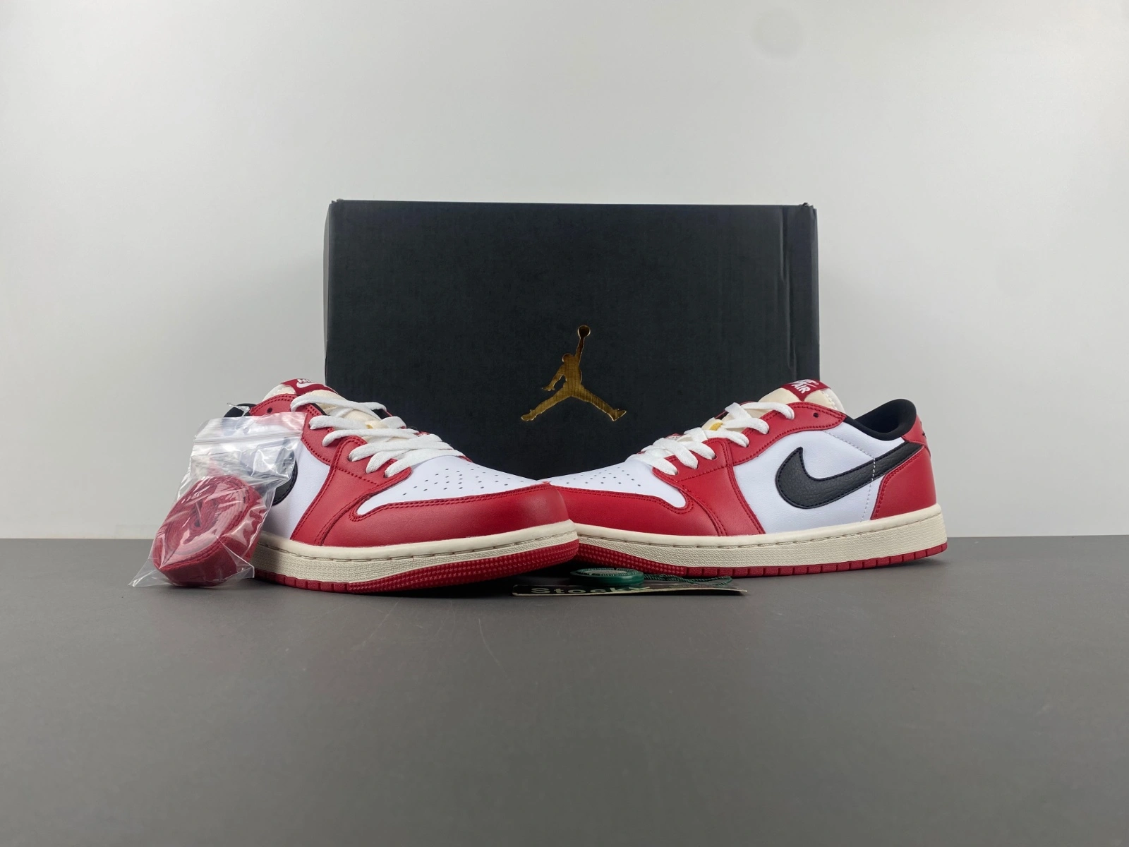 Air Jordan 1 Retro Low OG Chicago HQ6998- Timeless 1345